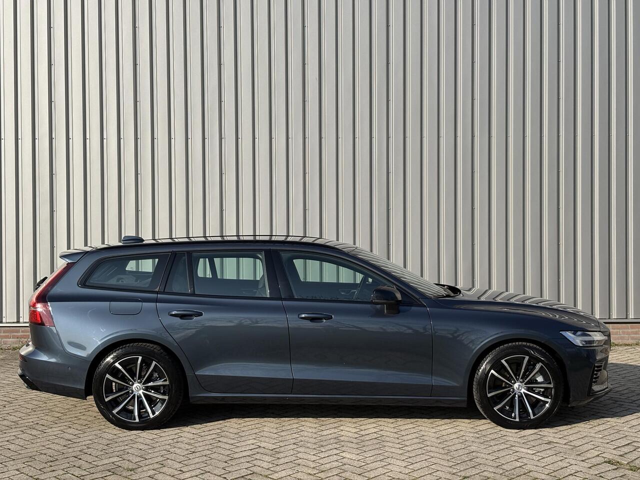 Volvo V60 2.0 T6 Plug-in hybrid AWD Plus Dark l Semi-wegklapbare Trekhaak l