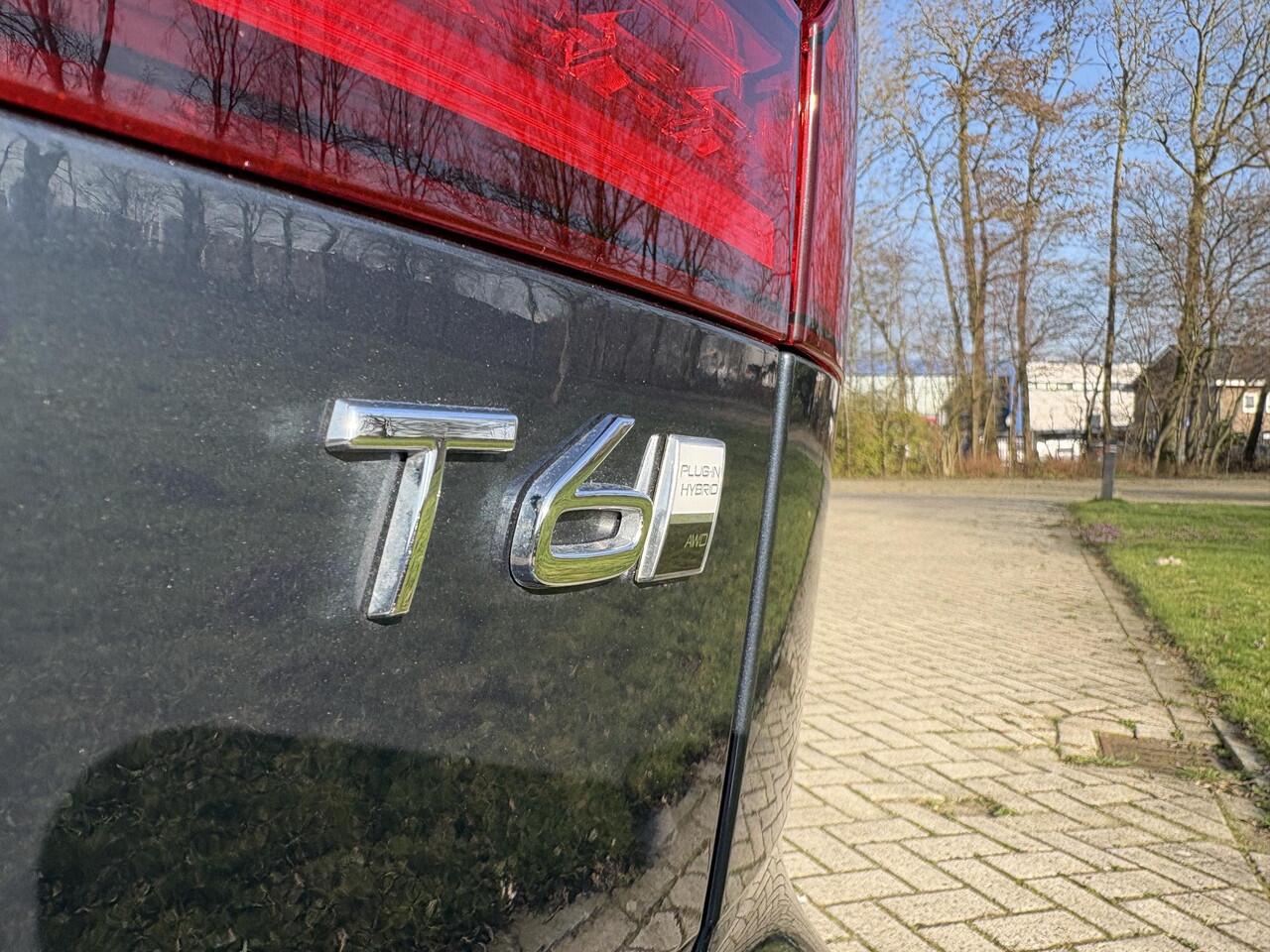 Volvo V60 2.0 T6 Plug-in hybrid AWD Plus Dark l Semi-wegklapbare Trekhaak l