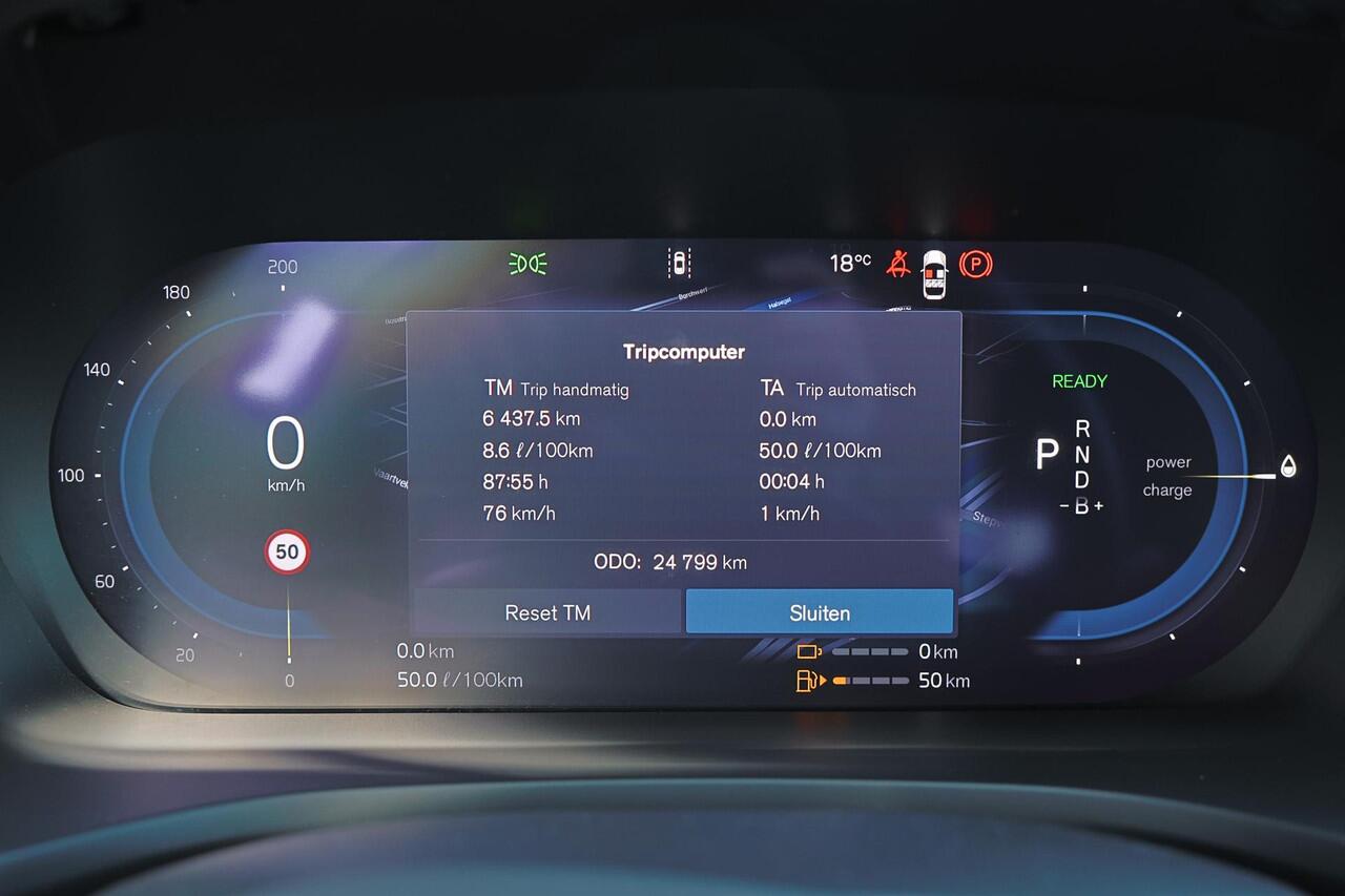 Volvo V60 T6 Recharge AWD Core Bright - IntelliSafe Assist & Surround - 360º Camera - Harman/Kardon audio - Adaptieve LED koplampen - Verwarmde voorstoelen, stuur & achterbank - Parkeersensoren voor & achter - Extra getint glas - 18' LMV