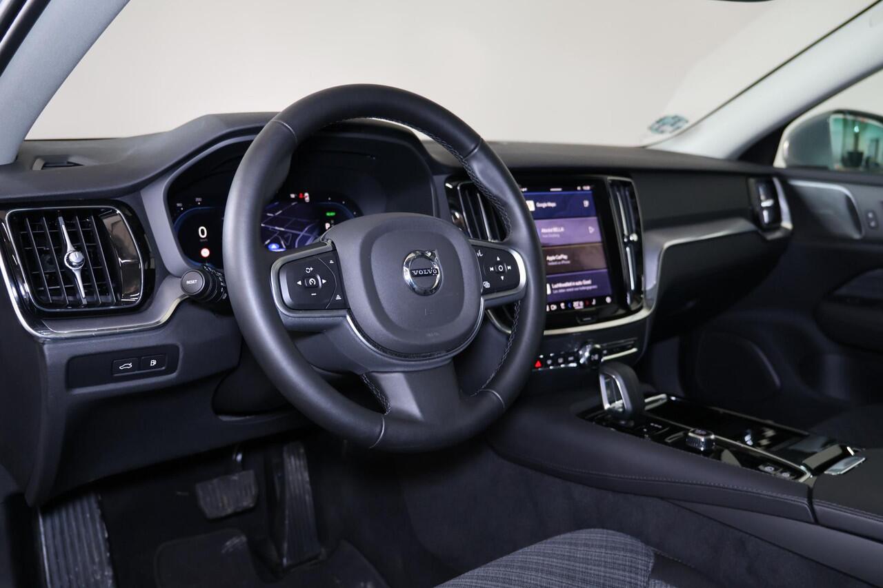 Volvo V60 T6 Recharge AWD Core Bright - IntelliSafe Assist & Surround - 360º Camera - Harman/Kardon audio - Adaptieve LED koplampen - Verwarmde voorstoelen, stuur & achterbank - Parkeersensoren voor & achter - Extra getint glas - 18' LMV