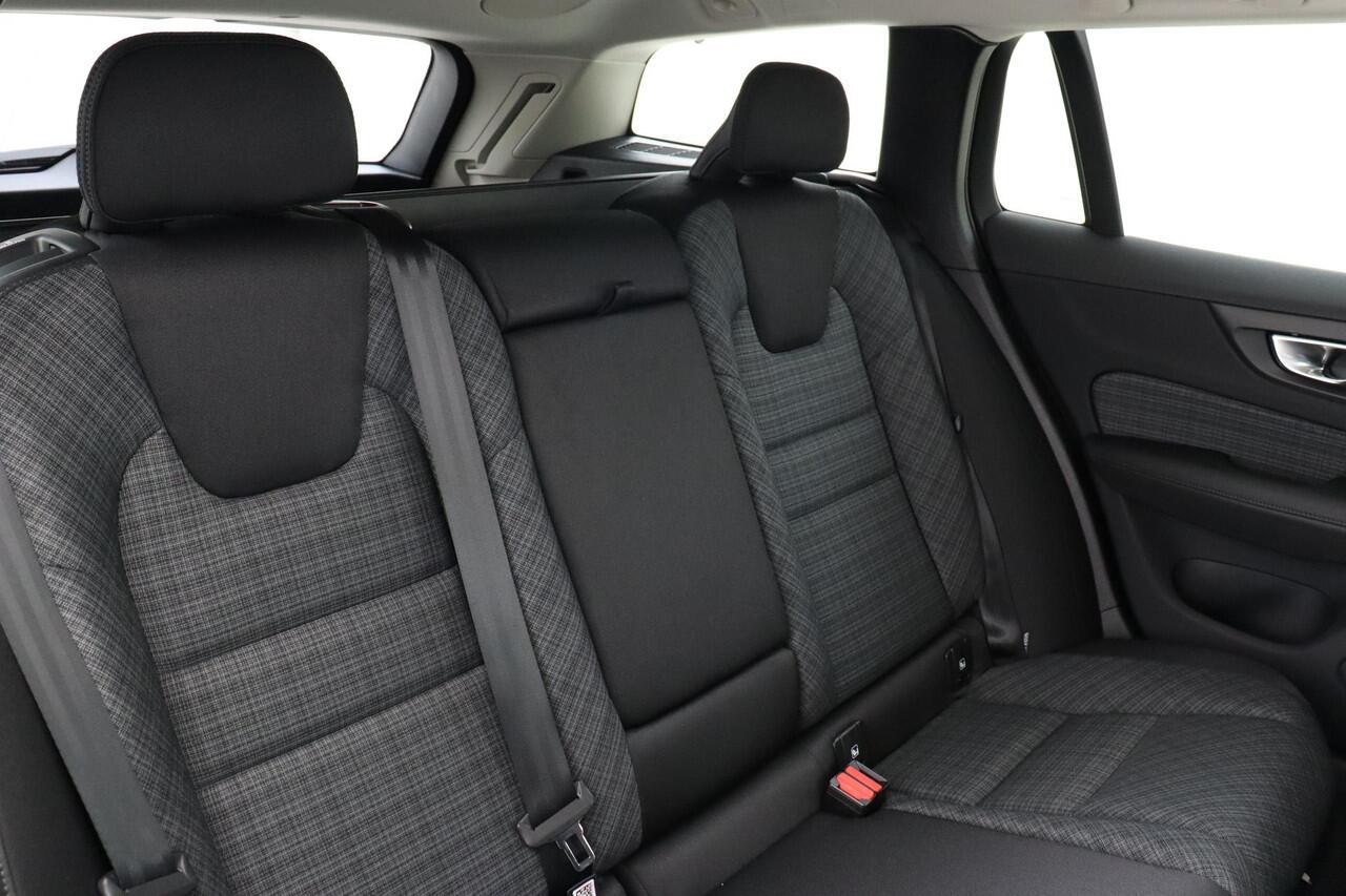 Volvo V60 T6 PLUG-IN HYBRID AWD CORE BUSINESS EDITION -HARMAN/KARDON|360°CAM|PRIVACY.GLAS|CLIMATE|KEYLESS|CARPLAY|19"
