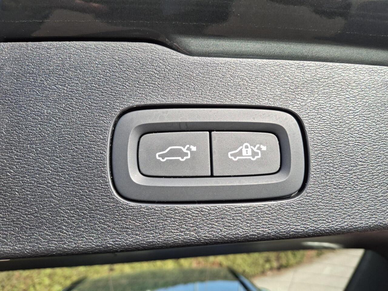 Volvo V60 T6 Plug-in hybrid AWD Plus Dark
