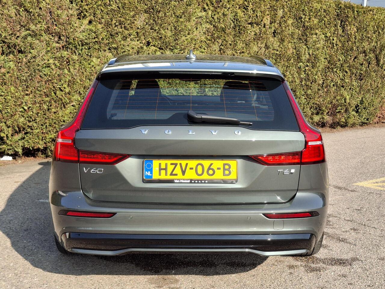 Volvo V60 T6 Plug-in hybrid AWD Plus Dark
