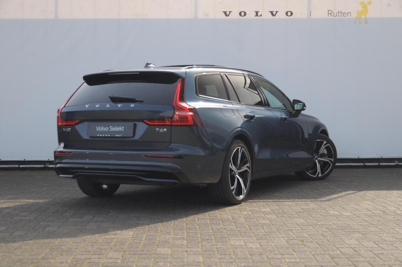 Volvo V60 T6 350PK Automaat AWD Ultra Dark / Long Range / 360 Camera / Harman Kardon audio / Head-up display / Panorama dak / Apple carplay / Android auto /