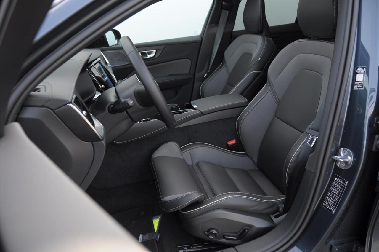 Volvo V60 T6 350PK Automaat AWD Ultra Dark / Long Range / 360 Camera / Harman Kardon audio / Head-up display / Panorama dak / Apple carplay / Android auto /