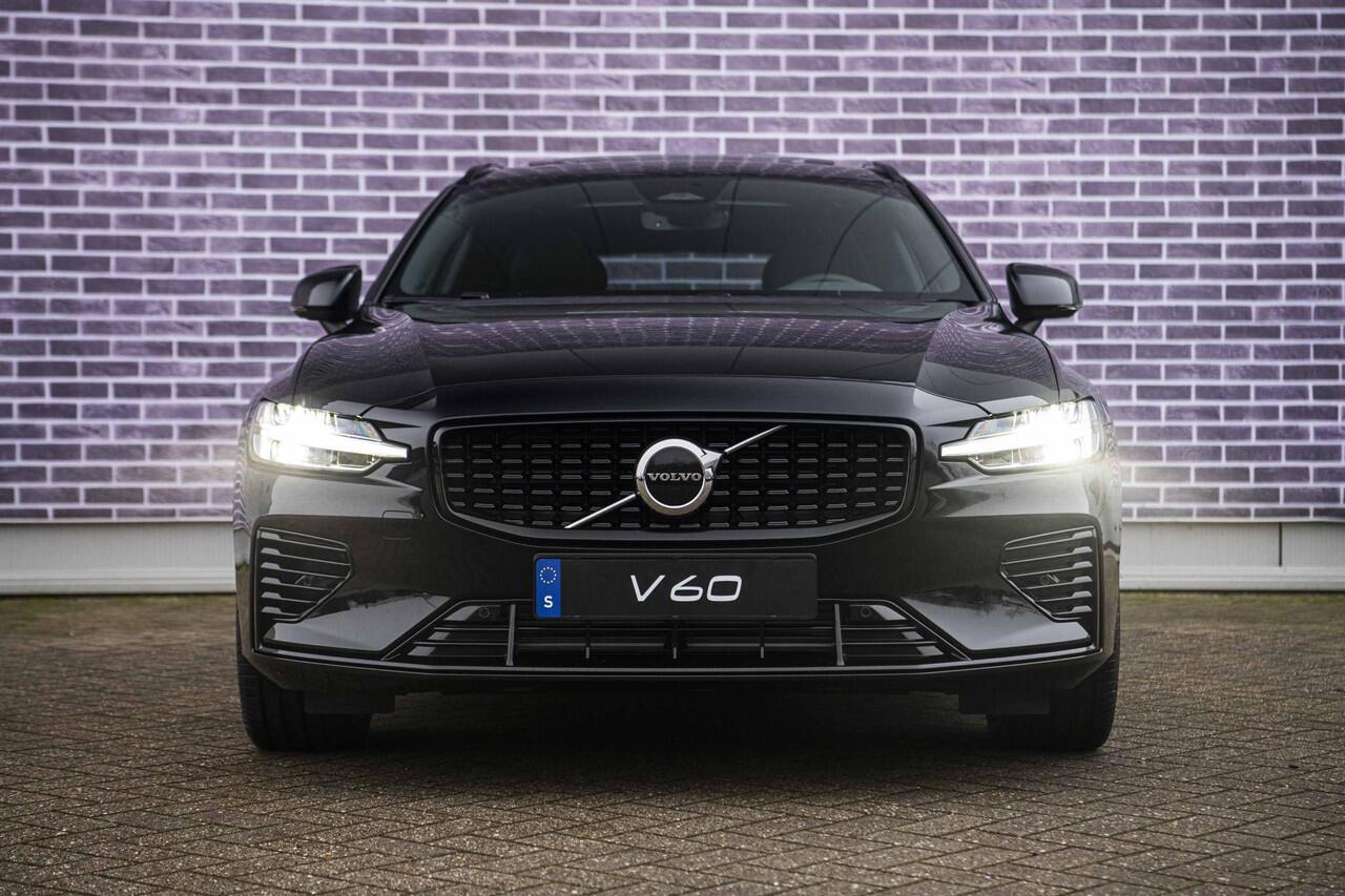Volvo V60 T8 Plug-in hybrid AWD Plus Dark | Schuif-/Kanteldak | Harman Kardon Audio | Adaptive Cruise Control | Achteruitrijcamera | Keyless Entry | Elek. Verst. Voorstoelen