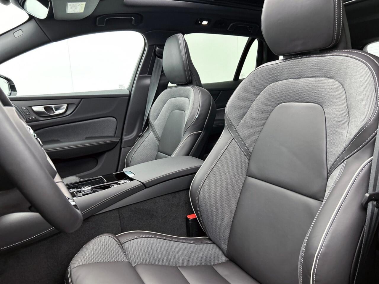 Volvo V60 T6 Twin Engine AWD Ultra | snel leverbaar | Van 65295 voor 61.20