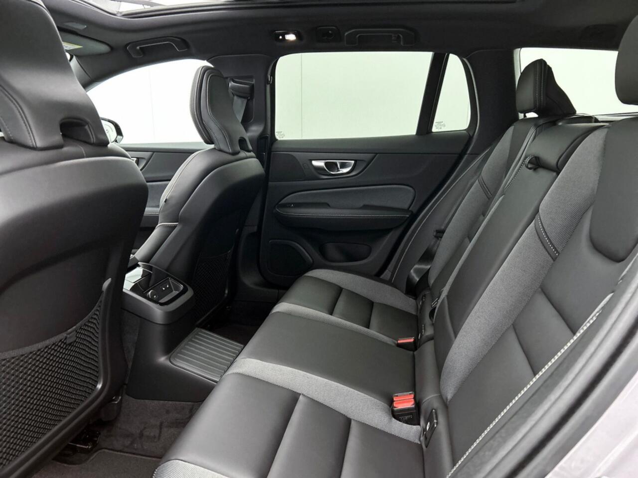 Volvo V60 T6 Twin Engine AWD Ultra | snel leverbaar | Van 65295 voor 61.20