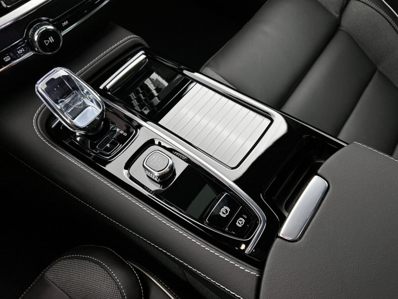 Volvo V60 T6 Twin Engine AWD Ultra | snel leverbaar | Van 65295 voor 61.20