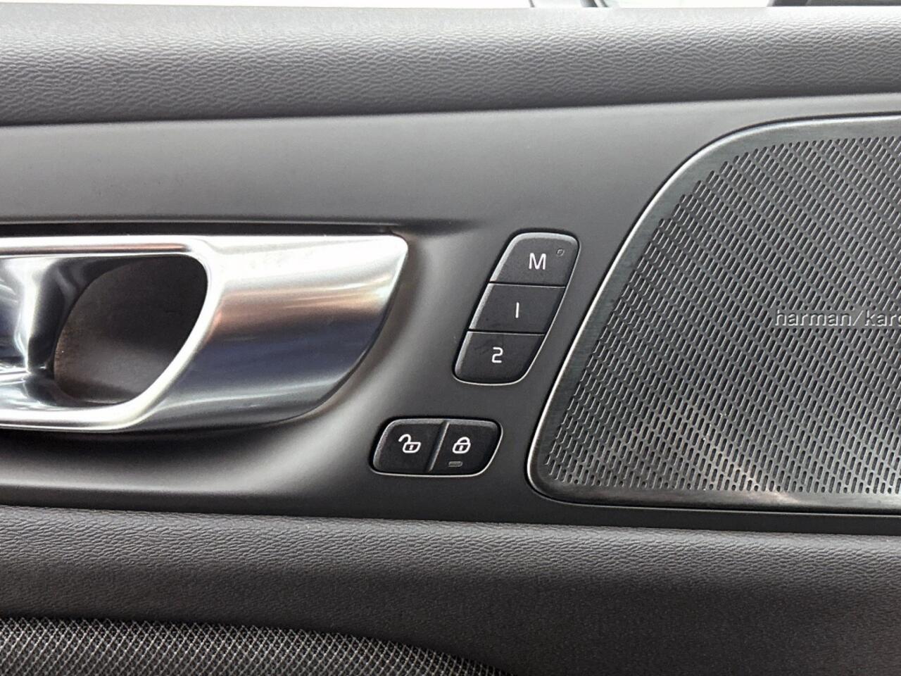 Volvo V60 T6 Twin Plus Dark| Nieuw | ACTIE | Van 64.480 voor 59985