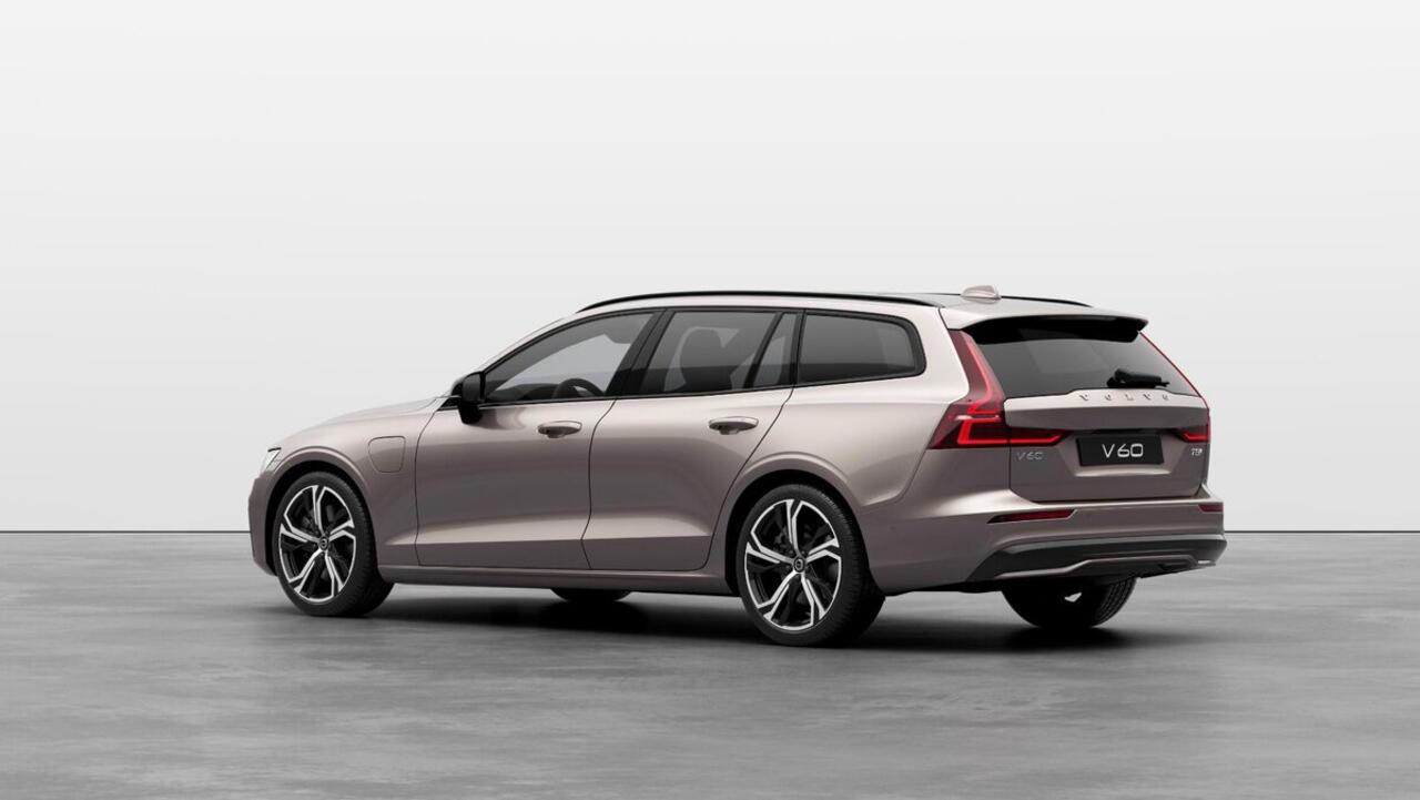 Volvo V60 T8 AWD Ultra Performance Edition Dark | Extra getint glas achter | 19" 5-triplespaaks Glossy Black Diamond Cut