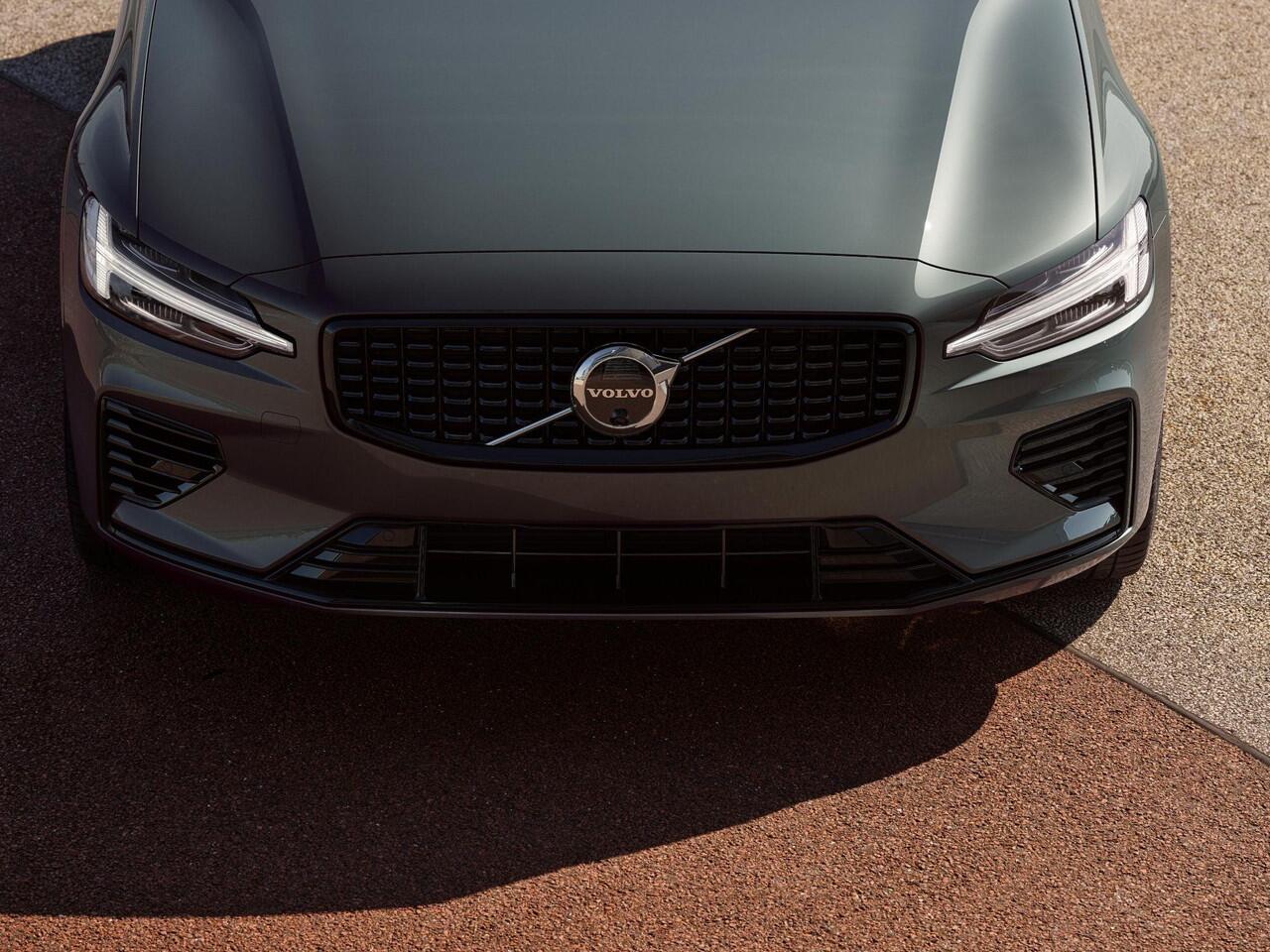 Volvo V60 T8 Plug-in hybrid AWD Plus Performance Edition | Dark | Premium Pack | Leder | Panorama dak | Direct leverbaar! |