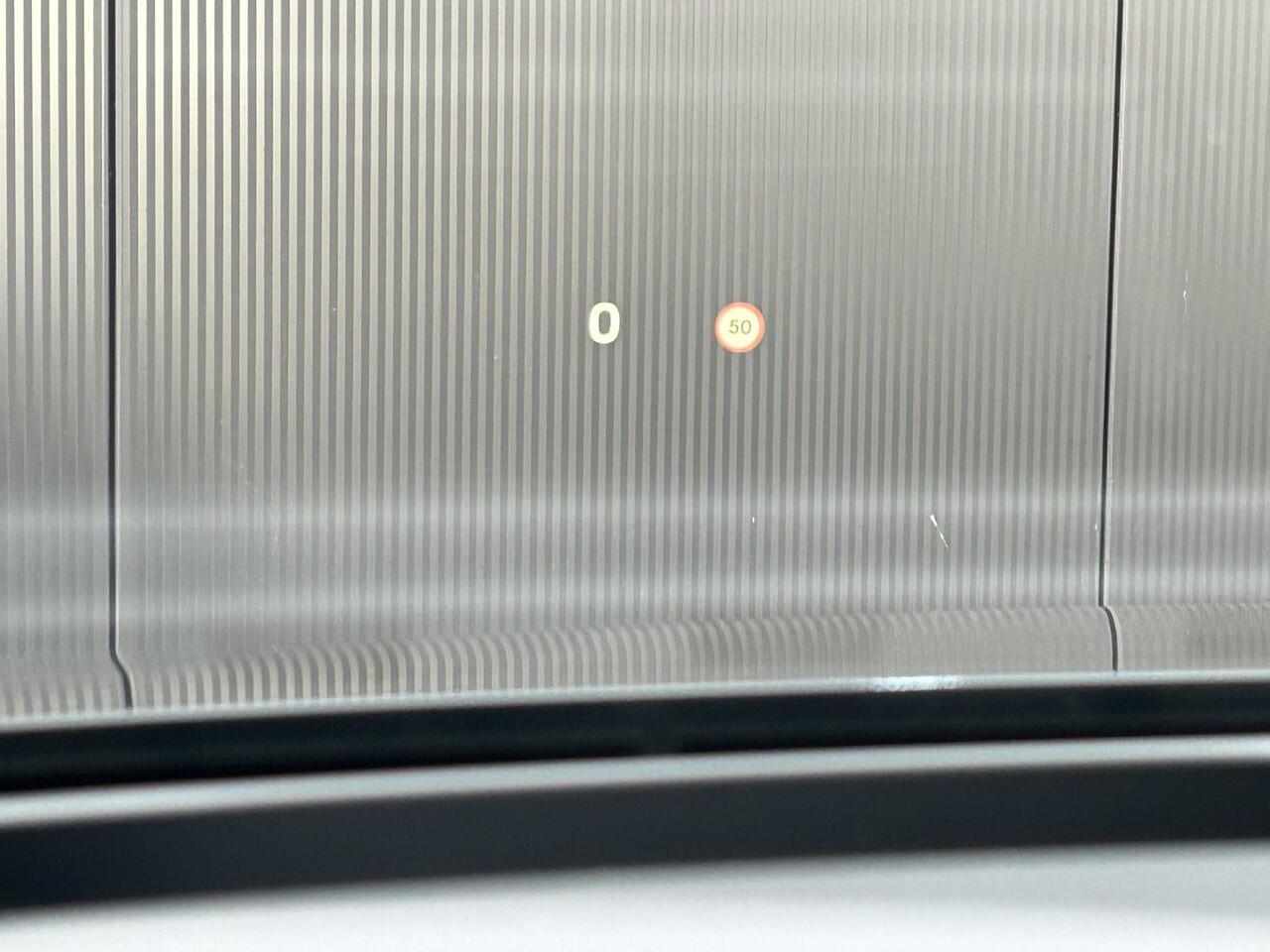 Volvo V60 2.0 T8 Plug-in hybrid AWD Plus Dark 360 camera/ Polestar tuning/ schuifdak/ head up display/ climate line/ 19 inch