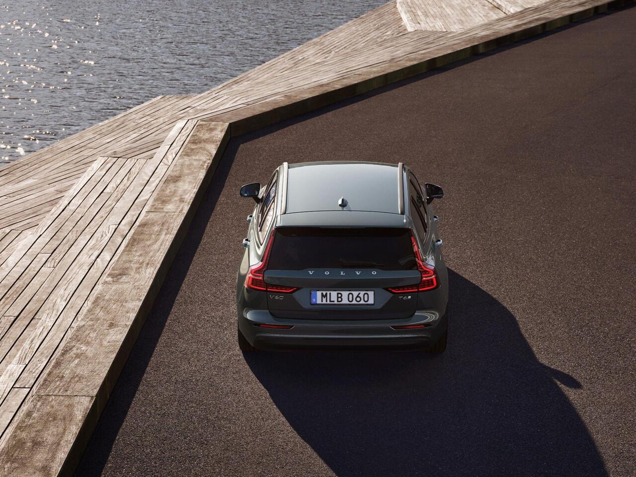 Volvo V60 T6 Plug-in hybrid AWD Business Edition