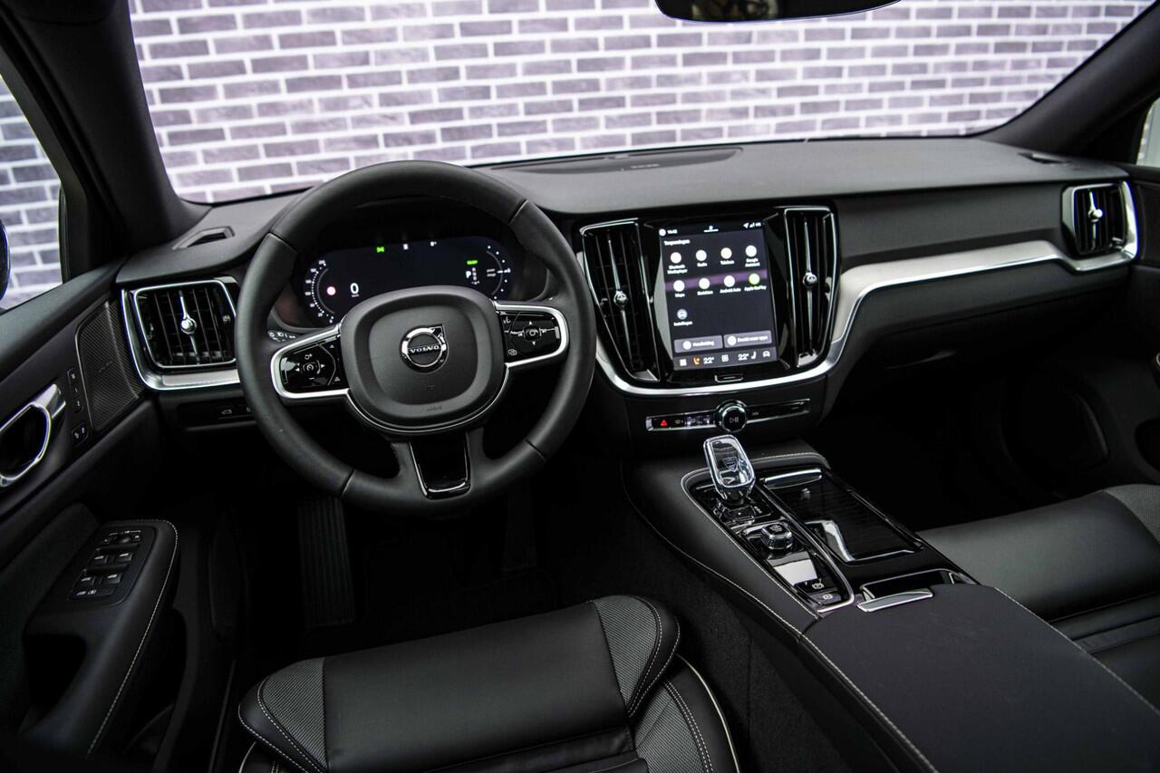 Volvo V60 T8 Plug-in hybrid AWD Plus Performance | Long Range | Google | Adaptieve Cruise Control | Memory | Zitverlening | Harman Kardon Audio | Schuif-/Kanteldak | Polestar Tuning | Sportstoelen | Getint Glas | Elek. Achterklep | 19" LM