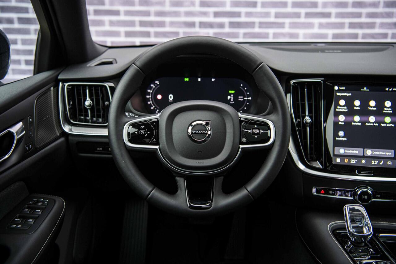Volvo V60 T8 Plug-in hybrid AWD Plus Performance | Long Range | Google | Adaptieve Cruise Control | Memory | Zitverlening | Harman Kardon Audio | Schuif-/Kanteldak | Polestar Tuning | Sportstoelen | Getint Glas | Elek. Achterklep | 19" LM