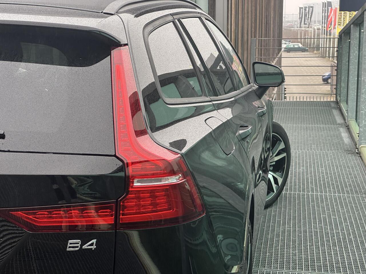 Volvo V60 2.0 B4 Essential Edition / Voor+achter+stuur verwarmd / Leder / BLIS / Camera achter / Pilot assist + ACC /