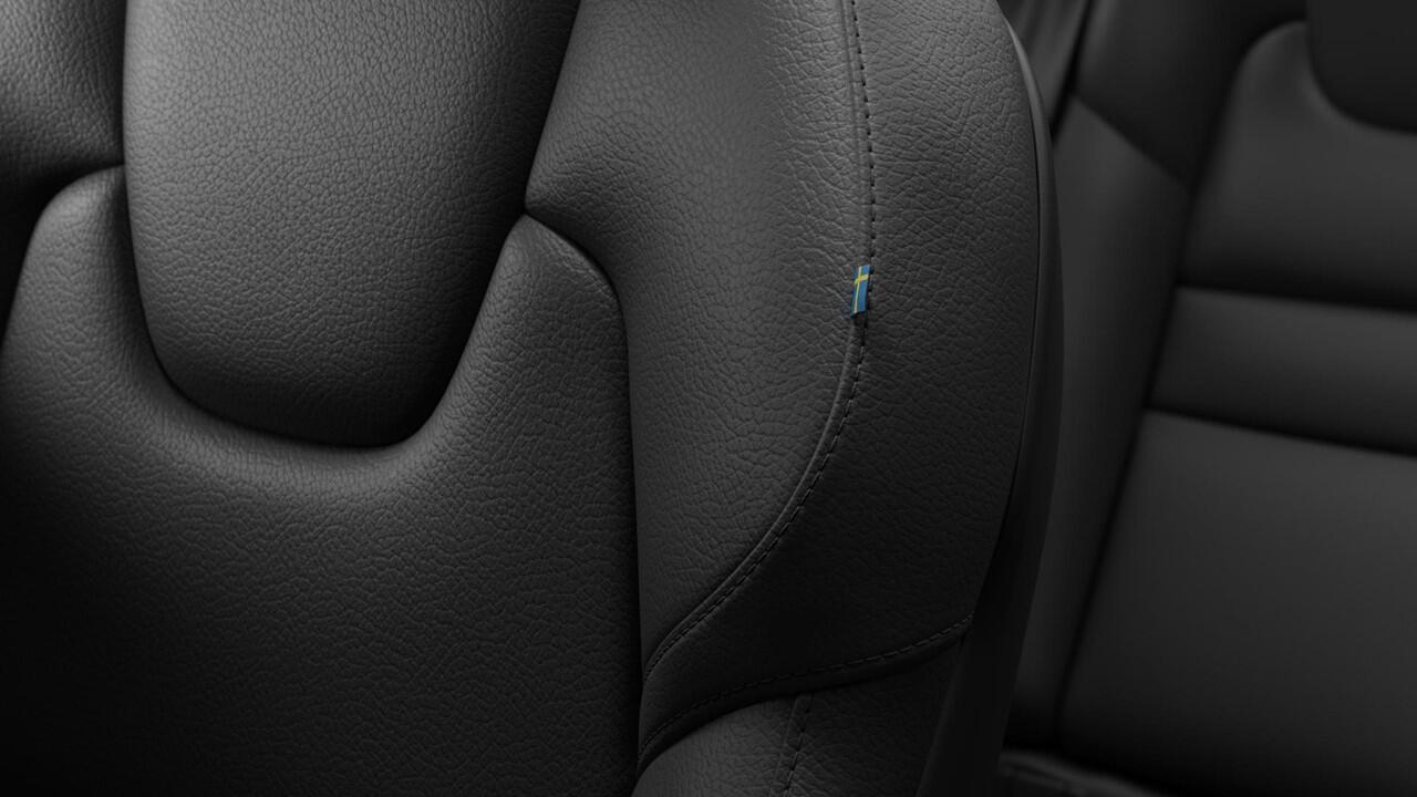 Volvo V60 2.0 T8 Plug-in hybrid AWD Plus Perform. Ed. Dark / Pano. dak / Elek. verstelbare stoelen / Voor+achter+stuur verwarmd / 19" velgen / Harman Kardon / Leder / 360 camera /