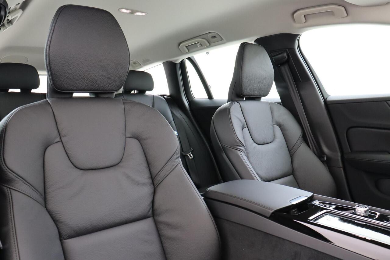 Volvo V60 T8 PLUG-IN HYBRID AWD PLUS PERFORMANCE ED. DARK -HARMAN/KARDON|360°CAM|POWER-SEATS|POLESTAR|19"
