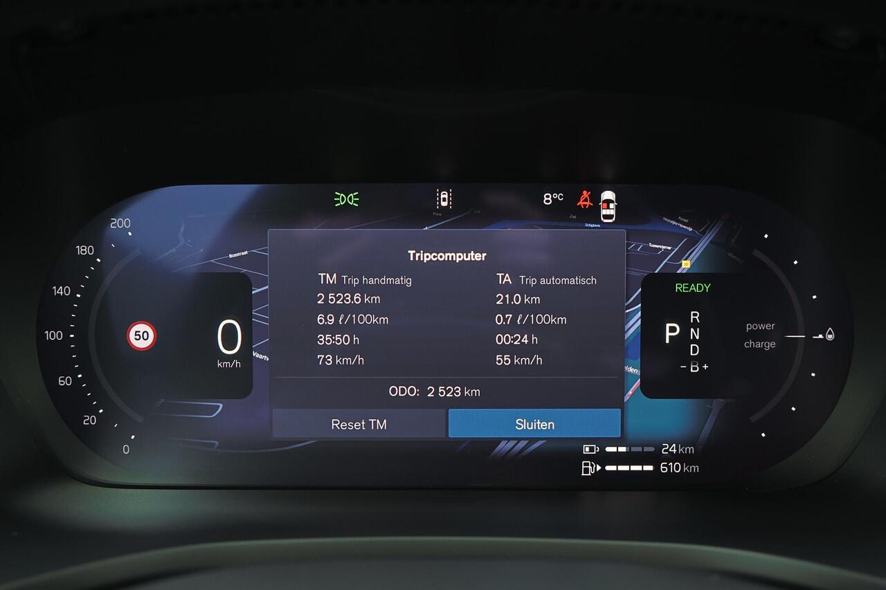 Volvo V60 T6 Plug-in hybrid AWD Core - IntelliSafe Assist & Surround - 360º Camera - Harman/Kardon audio - Verwarmde voorstoelen, stuur & achterbank - Parkeersensoren voor & achter - Extra getint glas - 19' LMV