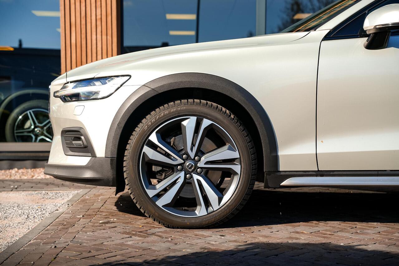 Volvo V60 CROSS COUNTRY 2.0 T5 AWD Pro Panodak Memory Harman Kardon Leer Trekhaak ACC HUD
