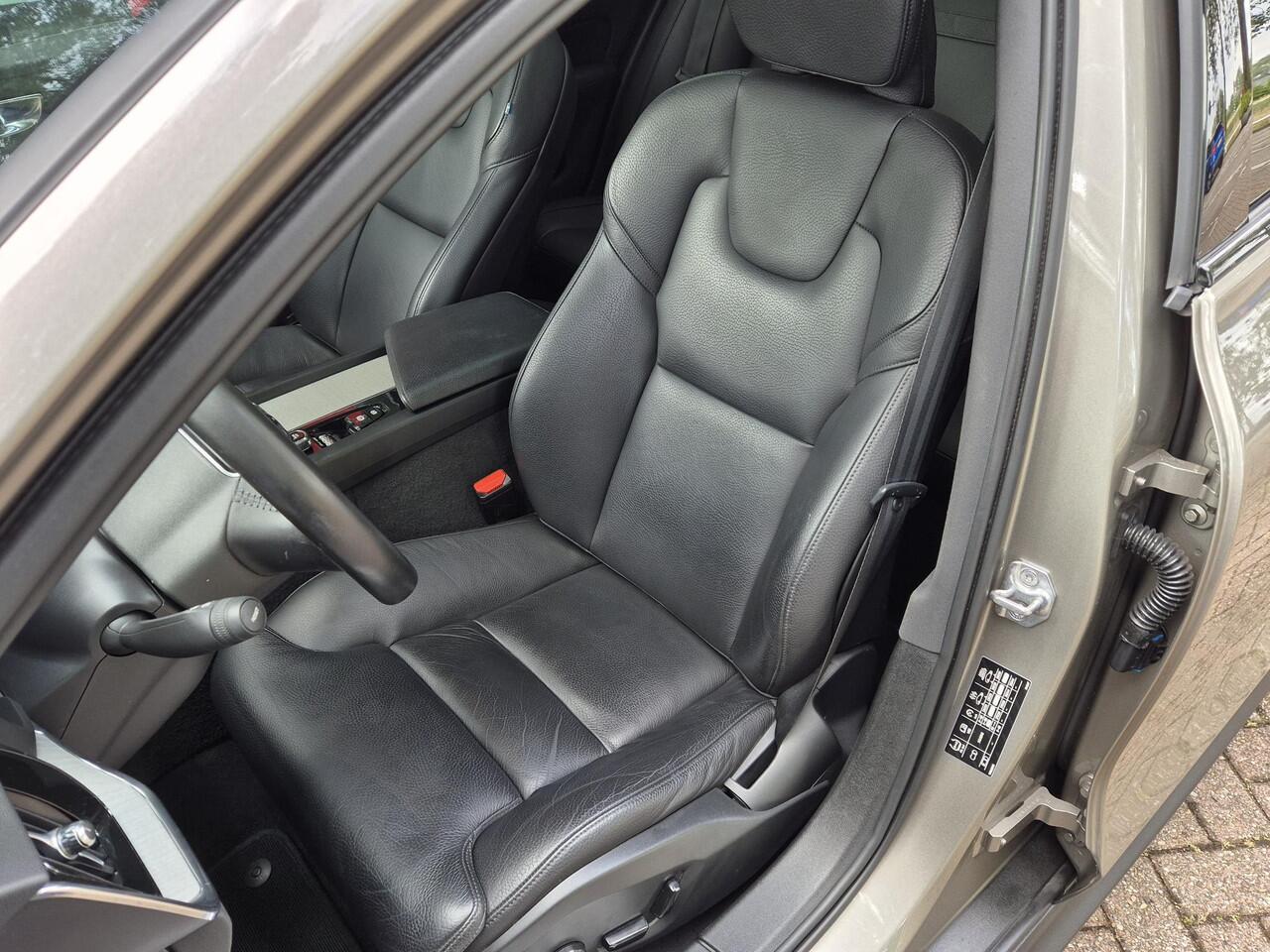 Volvo V60 CROSS COUNTRY 2.0 B5 AWD Pro AUTOMAAT | Afn. Trekhaak | Panodak | Adapt. Cruise Control | LM Velgen | Climate Control