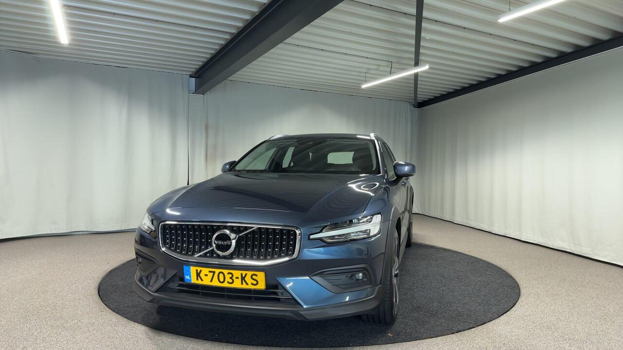 Volvo V60 CROSS COUNTRY 2.0 B5 AWD Pro Automaat | Trekhaak | Leder | Memory