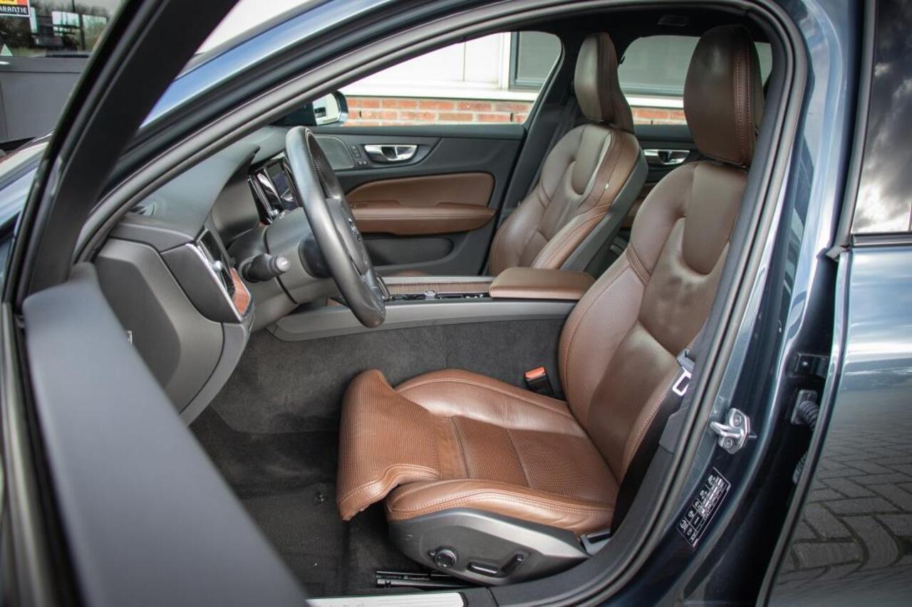 Volvo V60 CROSS COUNTRY 2.0 B5 AWD Pro | Panoramadak | Head-up display | Harman Kardon audio | Nappa lederen bekleding | 360 camera | Elektrische stoelverstelling | Standkachel | Adaptive cruise control | Trekhaak