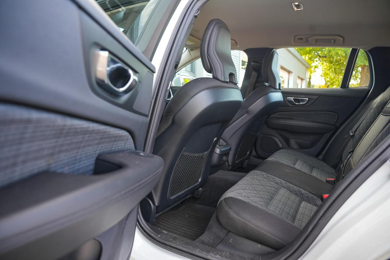 Volvo V60 CROSS COUNTRY 2.0 B5 AWD Pro Adaptieve Cruise Keyless Memory 18''LM