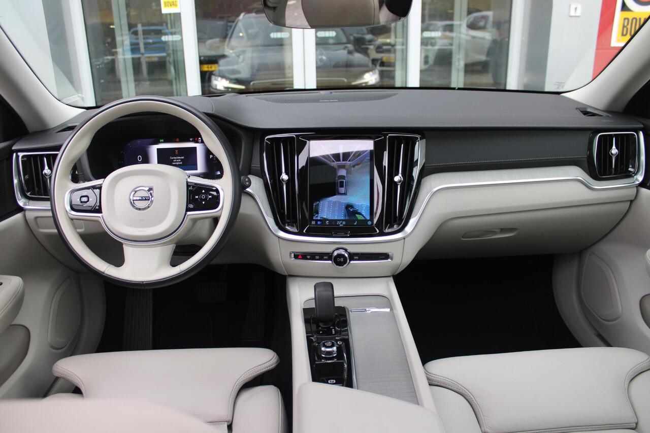 Volvo V60 CROSS COUNTRY 2.0 B5 250PK CROSSCOUNTRY AWD Ultimate AWD (VIERWIELAANDRIJVING) | PANORAMISCH SCHUIF/KANTELDAK | PARKEERVERWARMING MET TIMER (STANDKACHEL) | MORITZ LEDEREN BEKLEDING MET COMFORTSTOELEN EN DUAL TONE LEDEREN STUURWIEL | ELEKTRISCH VERSTELBARE VOORSTOELEN M