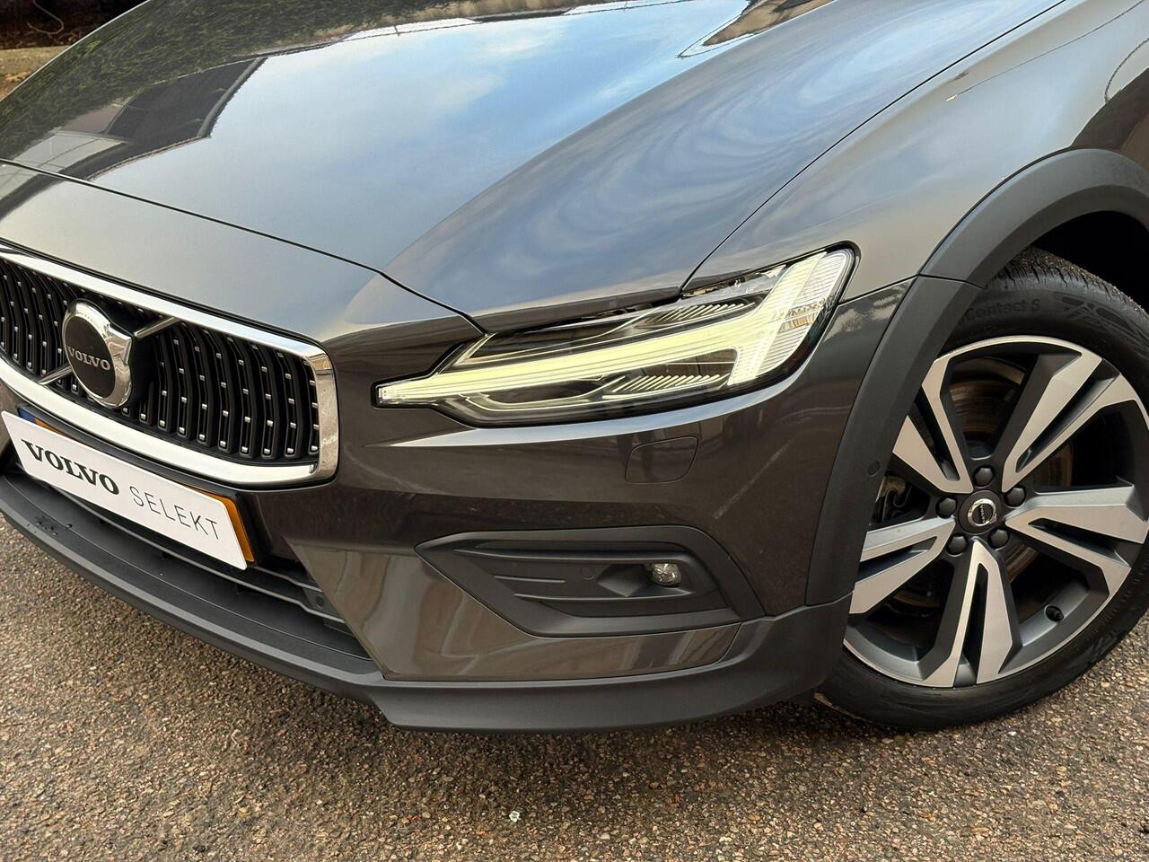 Volvo V60 CROSS COUNTRY B5 AWD Ultimate | Panoramadak | Harman Kardon | Nappaleder met stoelventilatie |