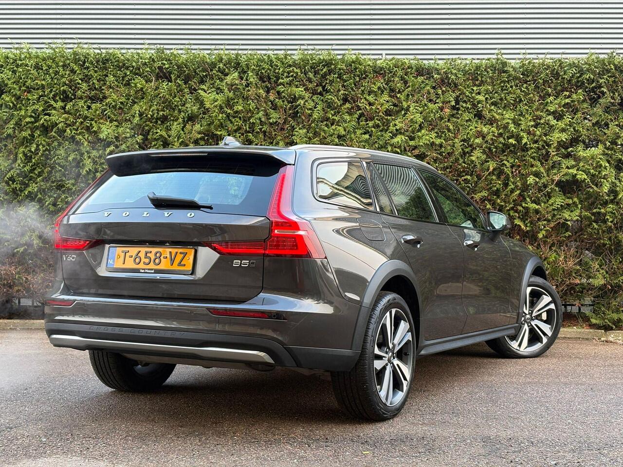 Volvo V60 CROSS COUNTRY B5 AWD Ultimate | Panoramadak | Harman Kardon | Nappaleder met stoelventilatie |