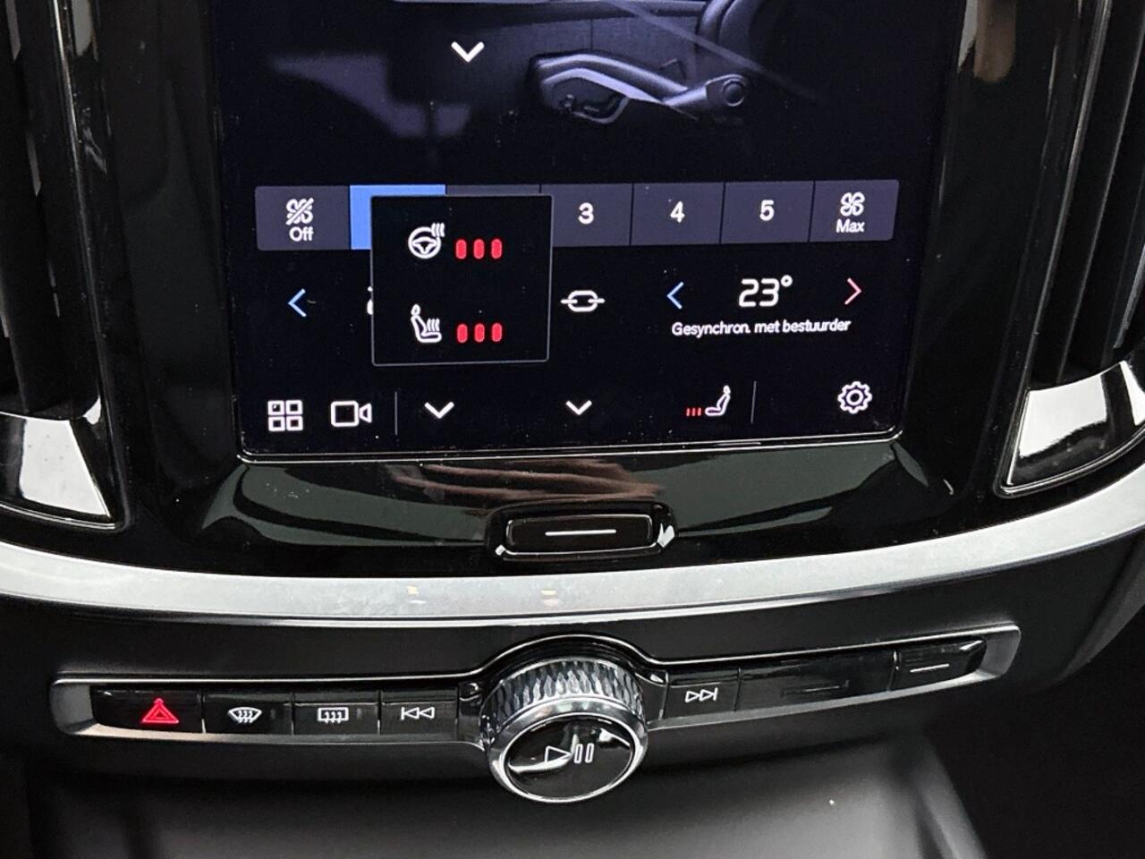 Volvo V60 CROSS COUNTRY 2.0 B5 AWD Ultimate | Leder | Panorama dak |