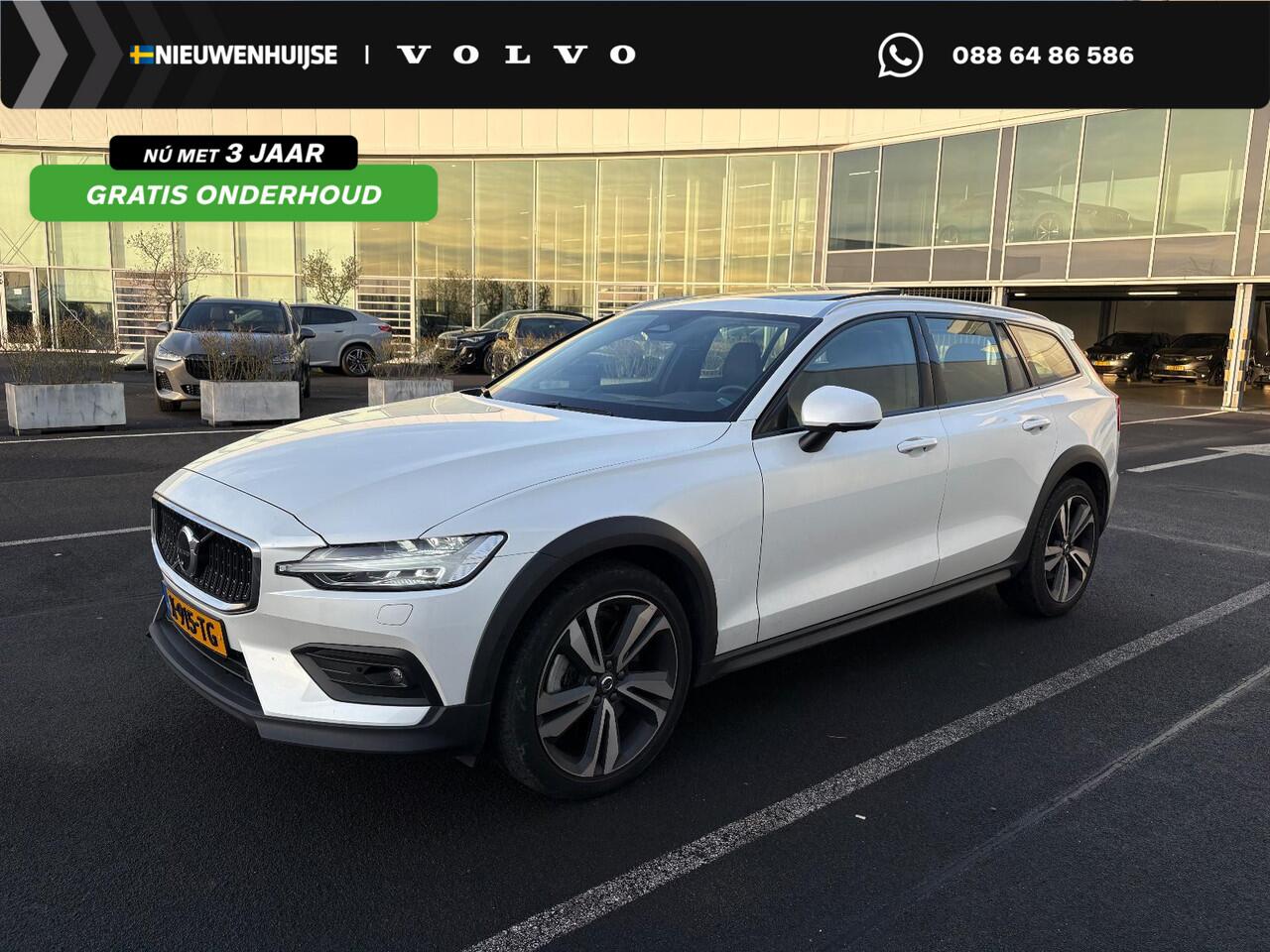 Volvo V60 CROSS COUNTRY 2.0 B5 AWD Ultimate | Bowers & Wilkins audio | Voorstoelen met massagefunctie | 20" | Stoel-/Stuurverwarming | Trekhaak | Gelamineerd glas | 360 Camera | Standkachel | Keyless Entry | Dodehoekdetectie | Google | Volvo On Call | Carplay |