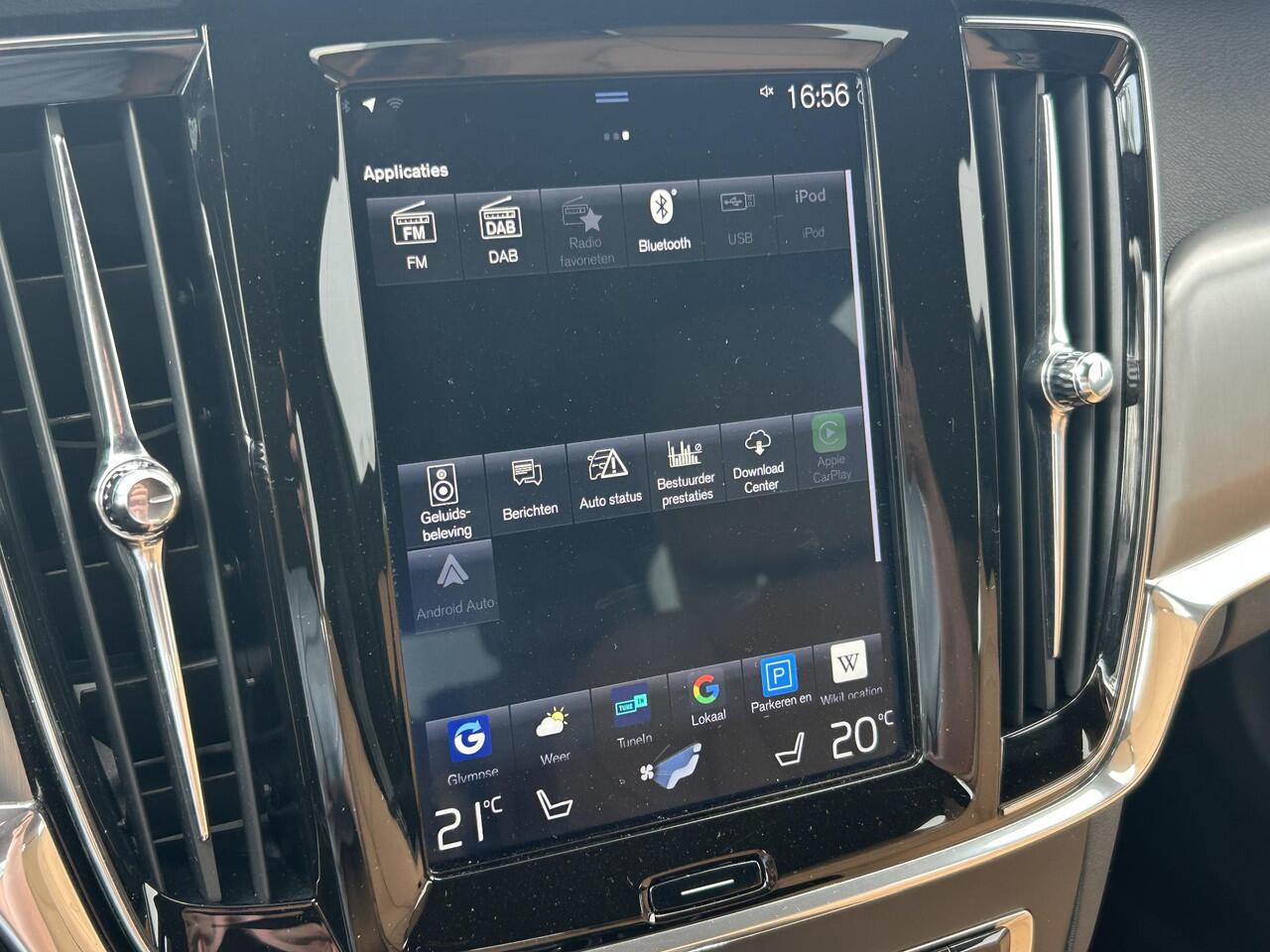 Volvo V90 2.0 T8 AWD Momentum / Navigatie / Climate Control / Cruise Control Adaptief / Achterklep Elektrisch / Trekhaak 2100 KG Trekgewicht / Lederen bekleding /