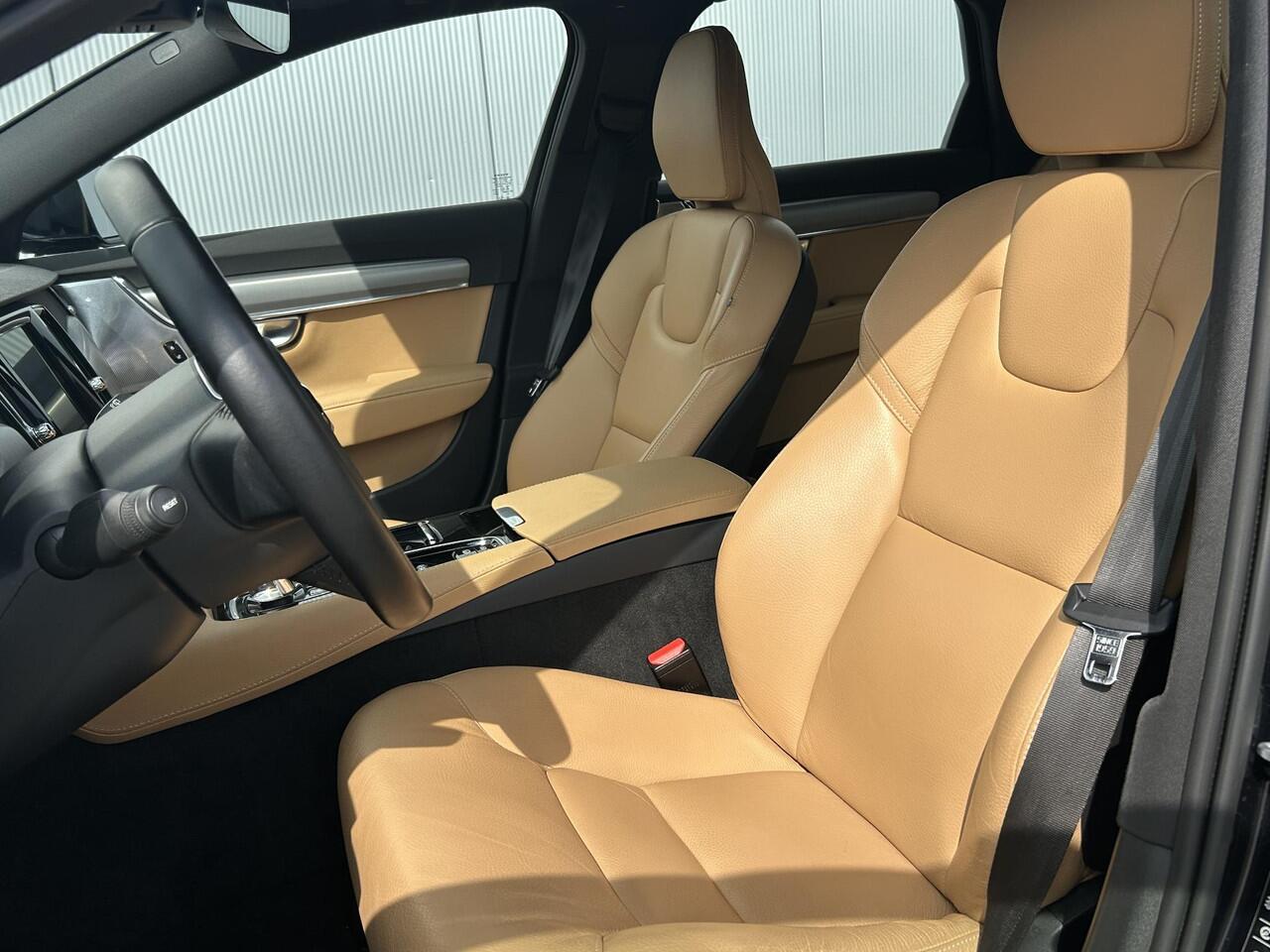 Volvo V90 2.0 T8 AWD Momentum / Navigatie / Climate Control / Cruise Control Adaptief / Achterklep Elektrisch / Trekhaak 2100 KG Trekgewicht / Lederen bekleding /