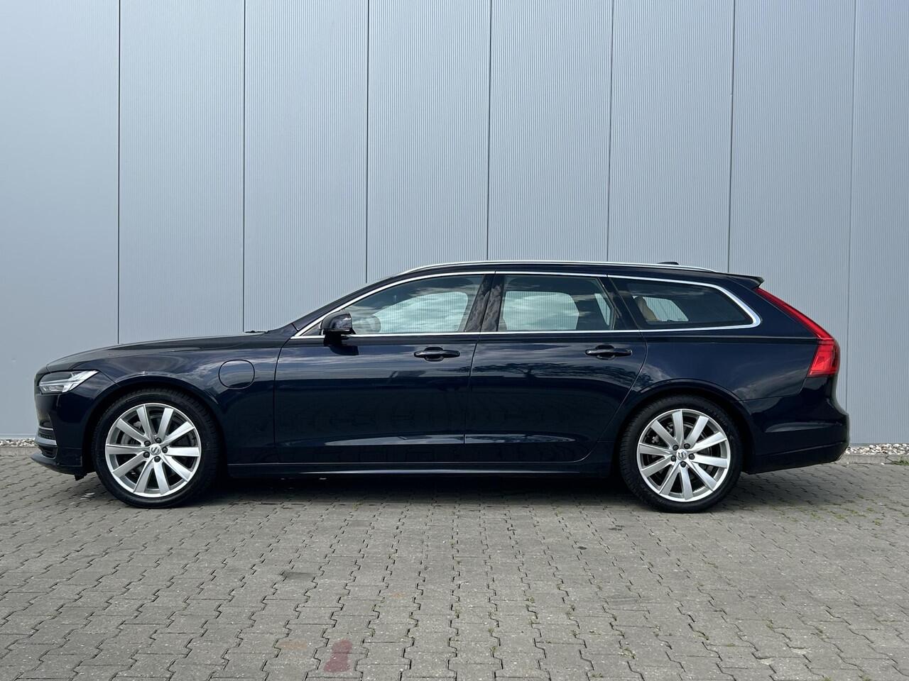 Volvo V90 2.0 T8 AWD Momentum / Navigatie / Climate Control / Cruise Control Adaptief / Achterklep Elektrisch / Trekhaak 2100 KG Trekgewicht / Lederen bekleding /