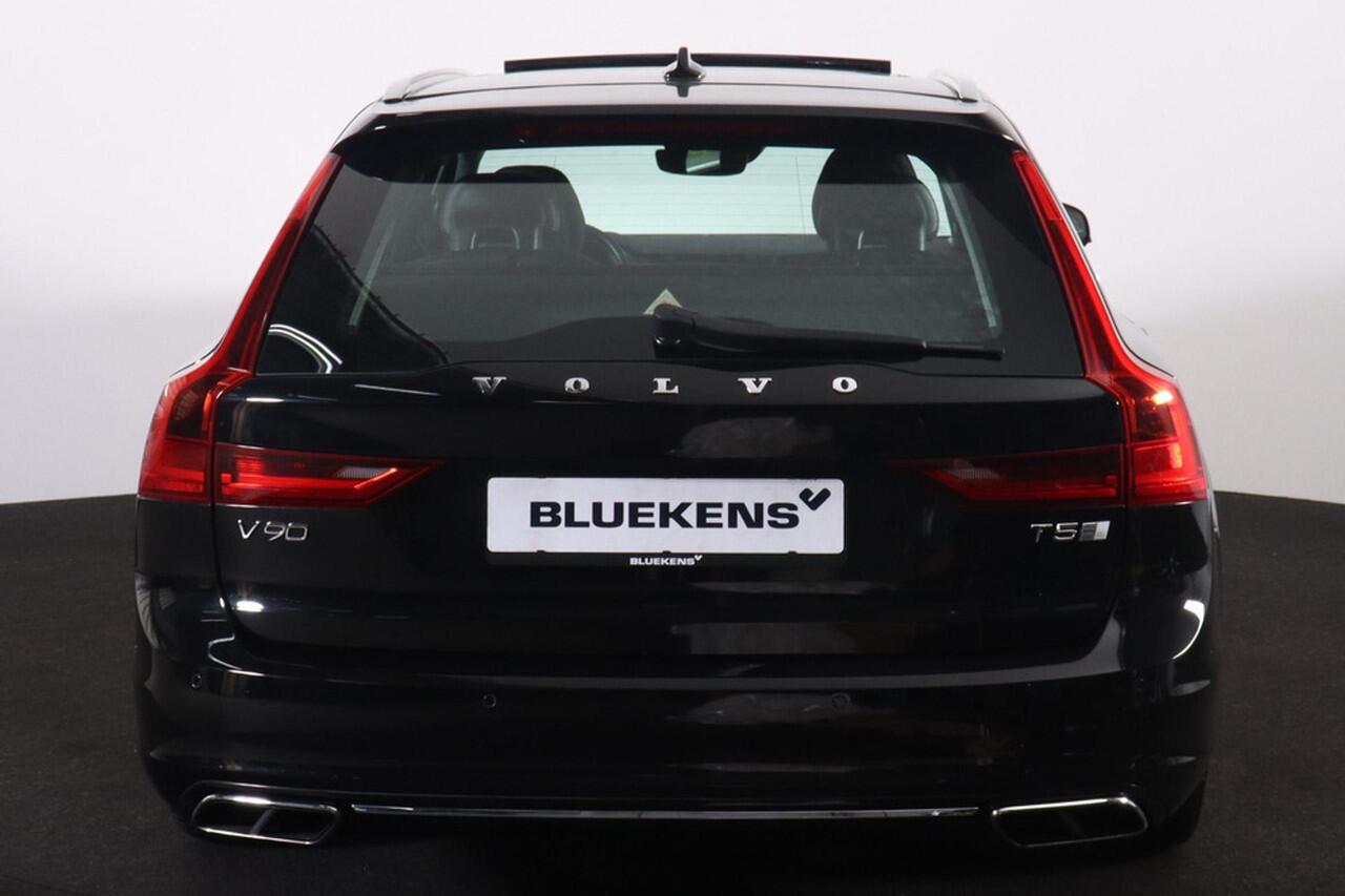 Volvo V90 T5 Inscription - Intellisafe Assist & Surround - Panoramadak - Parkeerverwarming - Head-up display - Geventileerd Nappa leder - Massage voorstoelen - Achteruitrijcamera - DAB - Full LED koplampen - 19' wielen - Park Assist Pilot