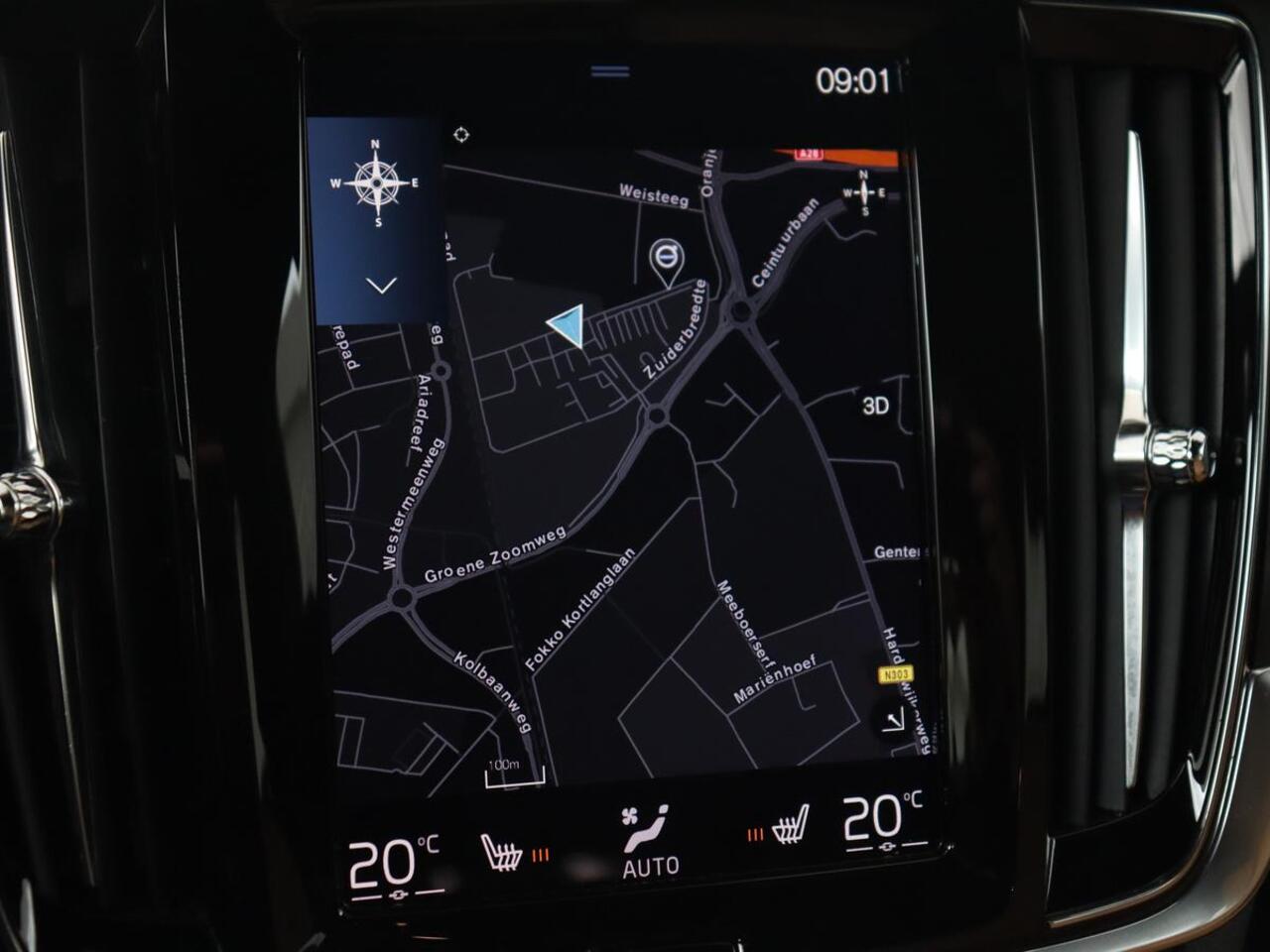 Volvo V90 Cross Country 2.0 T5 AWD | Leder | Trekhaak | Stoelverwarming | Adaptive cruise | Camera | Carplay | 19'' | Navigatie | DAB | Digital Cockpit