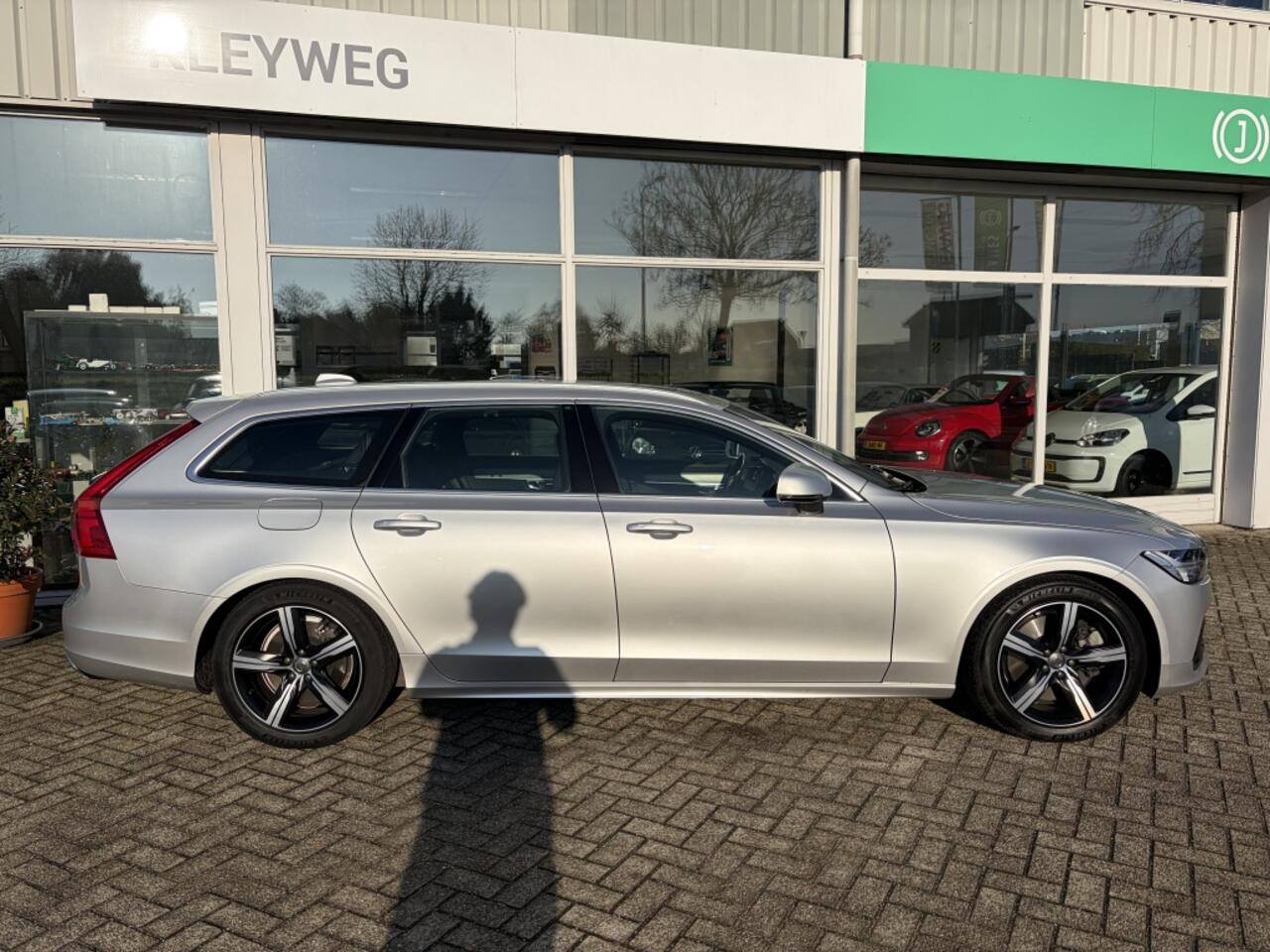 Volvo V90 2.0 T4 Business Sp. R-Design, Trekhaak, Pano, Polestar Eng.