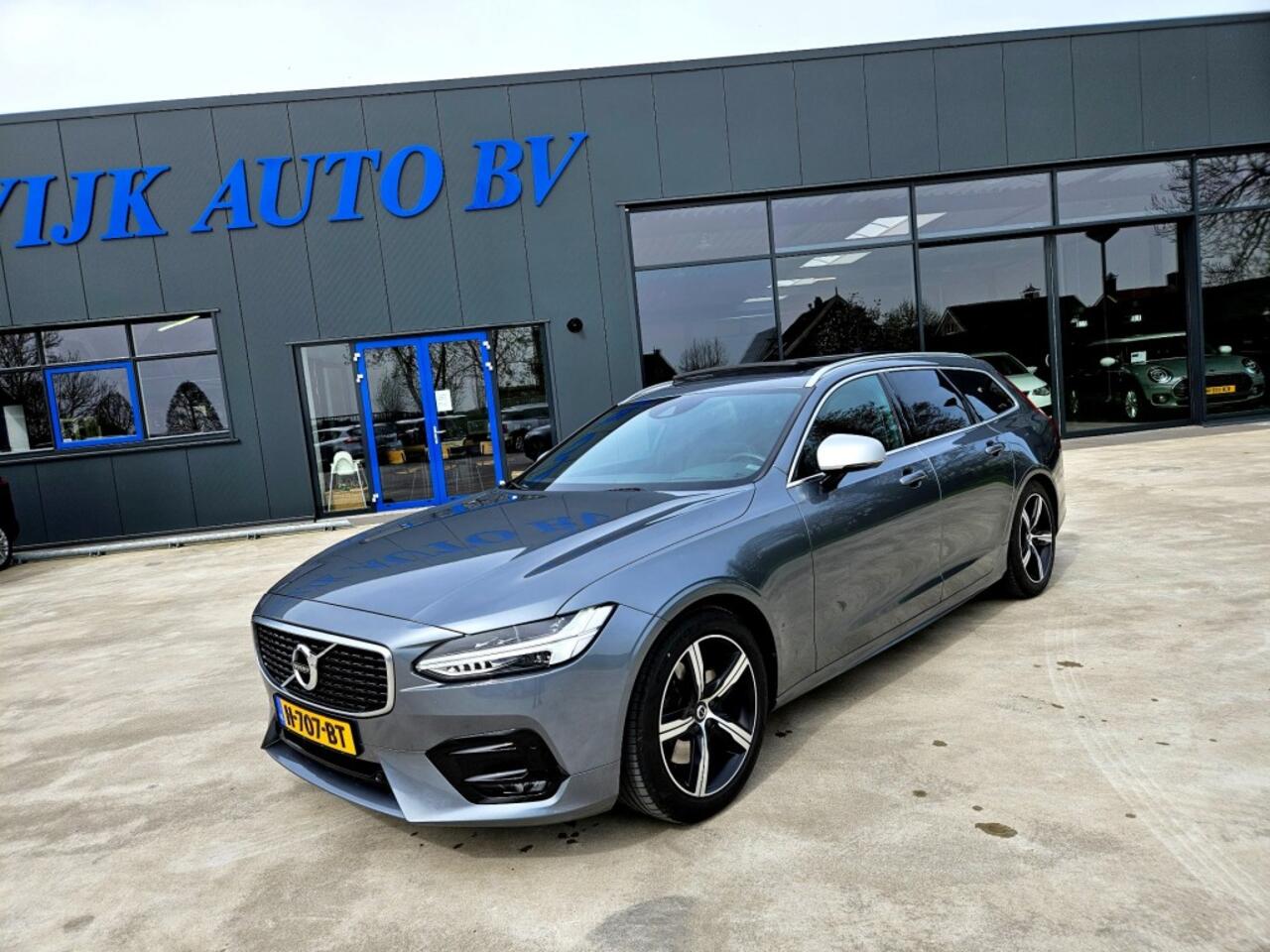 Volvo V90 2.0 T4 Business Sport R-Design / Panoramadak / Harman Kardon / H