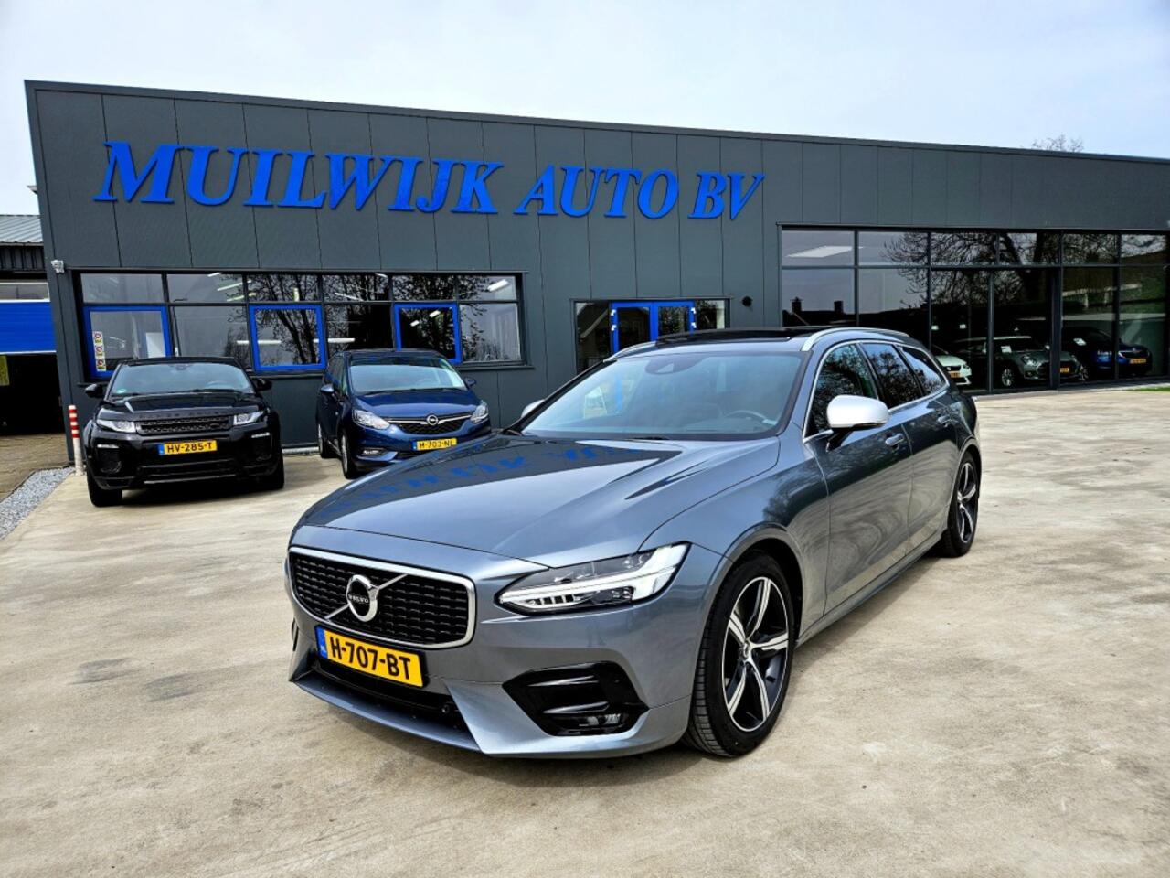 Volvo V90 2.0 T4 Business Sport R-Design / Panoramadak / Harman Kardon / H