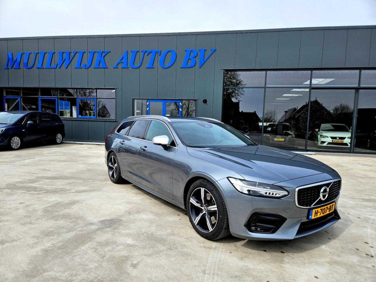 Volvo V90 2.0 T4 Business Sport R-Design / Panoramadak / Harman Kardon / H