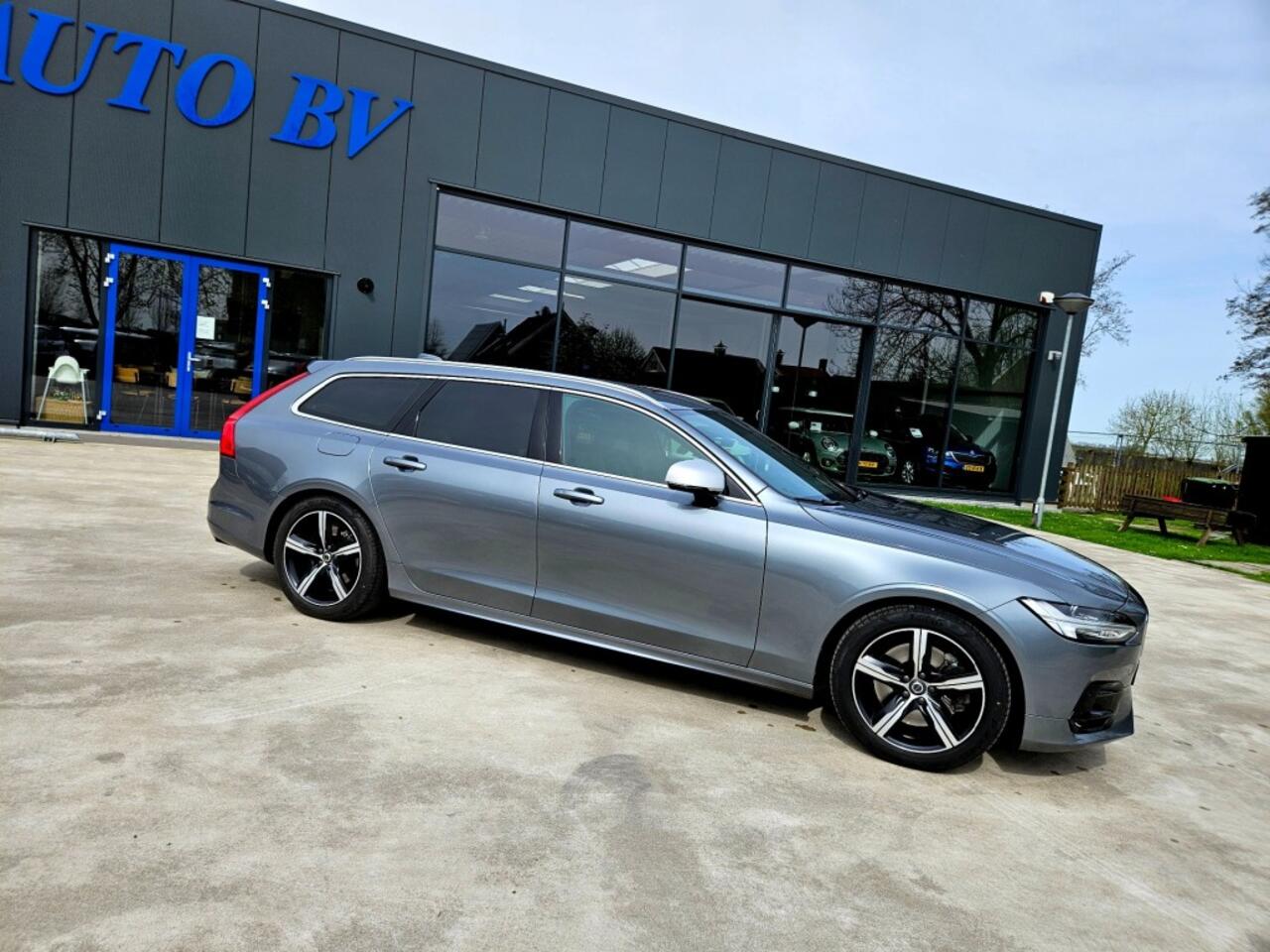 Volvo V90 2.0 T4 Business Sport R-Design / Panoramadak / Harman Kardon / H