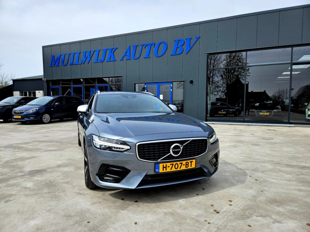 Volvo V90 2.0 T4 Business Sport R-Design / Panoramadak / Harman Kardon / H