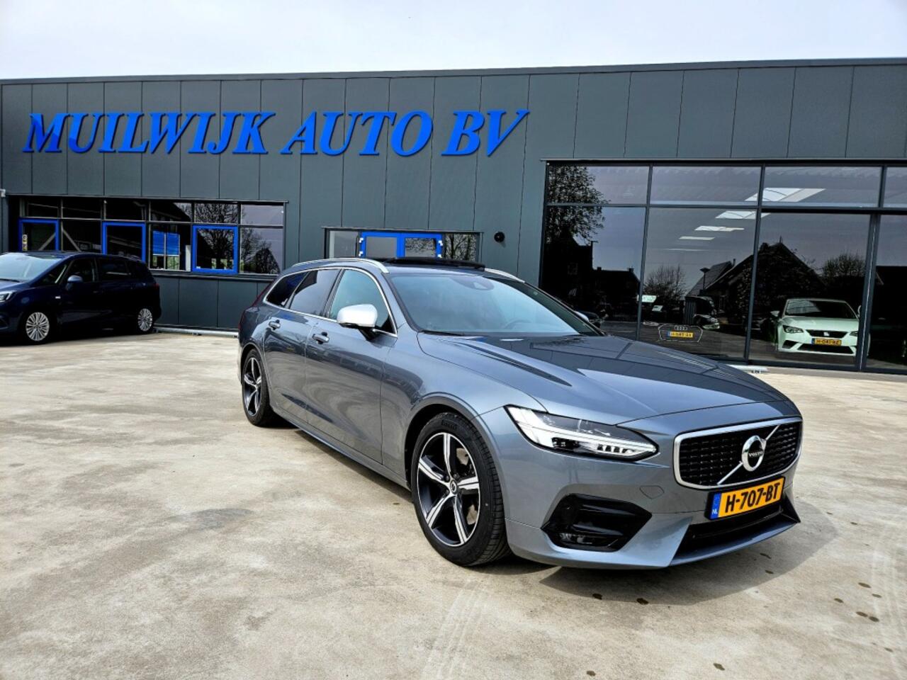 Volvo V90 2.0 T4 Business Sport R-Design / Panoramadak / Harman Kardon / H