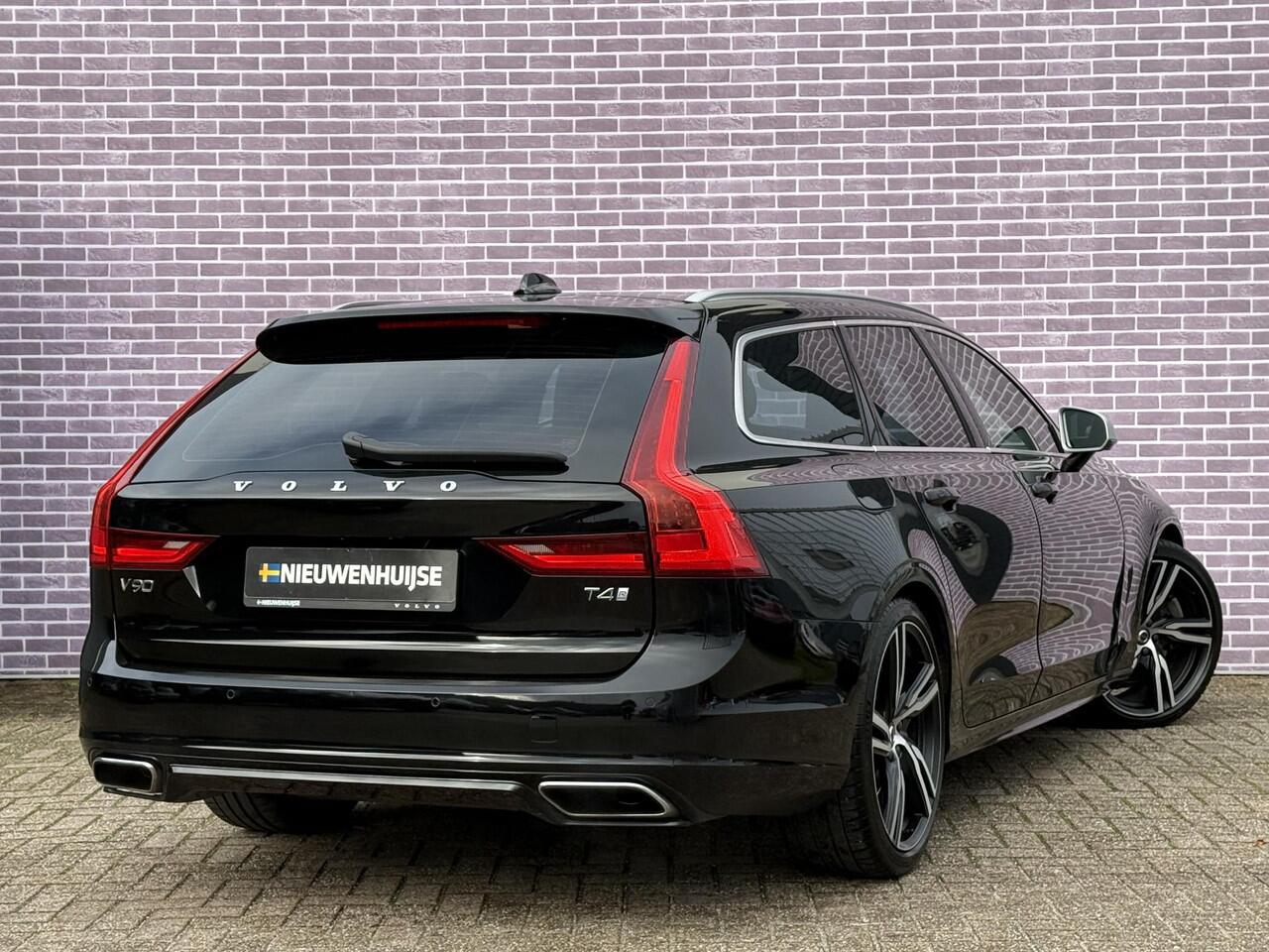 Volvo V90 2.0 T4 Business Sport | Trekhaak | BLIS | Adaptieve cruise control | Harman/Kardon | Stoelverwarming | Leder | Elektrisch verstelbare stoelen |