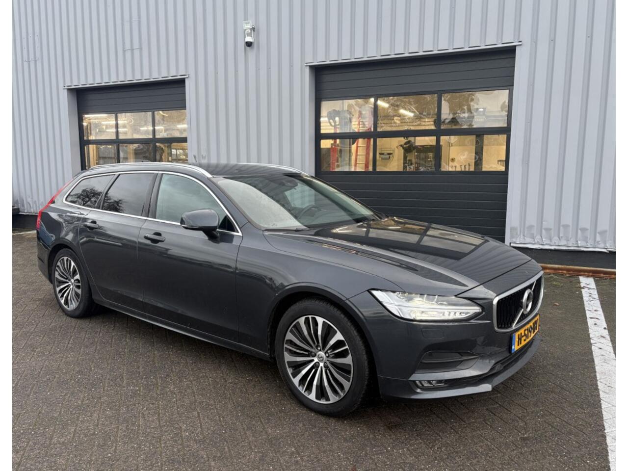 Volvo V90 2.0 T4 Momenrum Pro Pano I Trekhaak I All-in prijs!