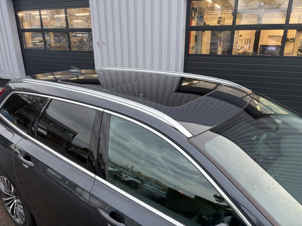 Volvo V90 2.0 T4 Momenrum Pro Pano I Trekhaak I All-in prijs!