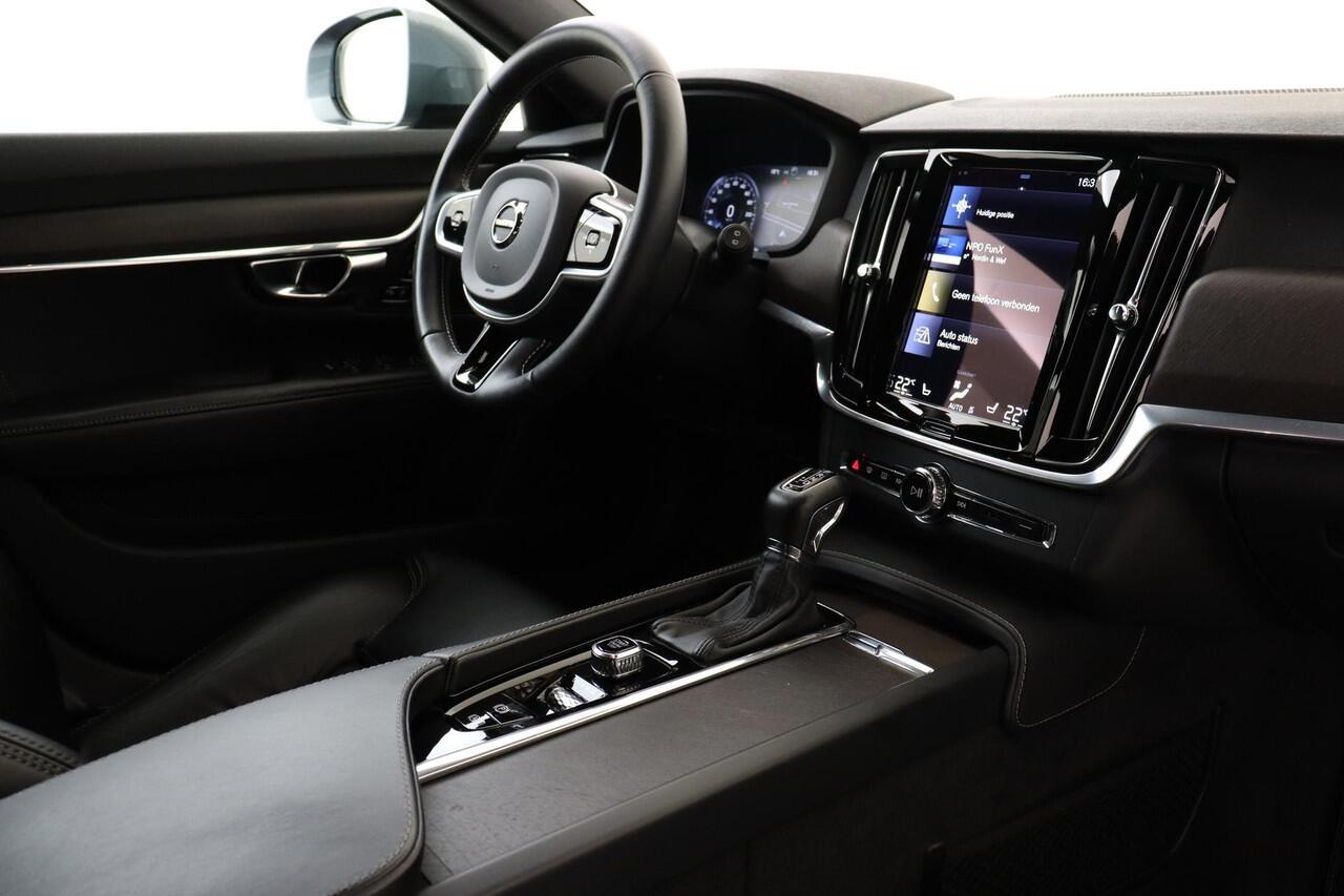 Volvo V90 CROSS COUNTRY T6 PRO -HARMAN/KARDON|LEDER|ADAP.LED|360°CAM|20"|STANDKACHEL|ADAP.CRUISE|KEYLESS